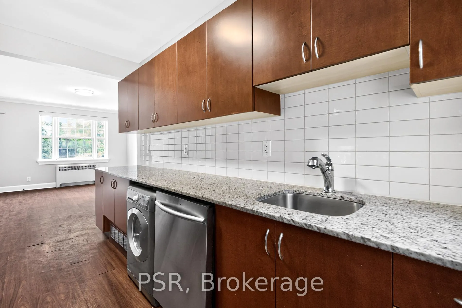 Photo 14 of Unit L21, 1325 Bayview Avenue, Toronto, Leaside — HOMEH