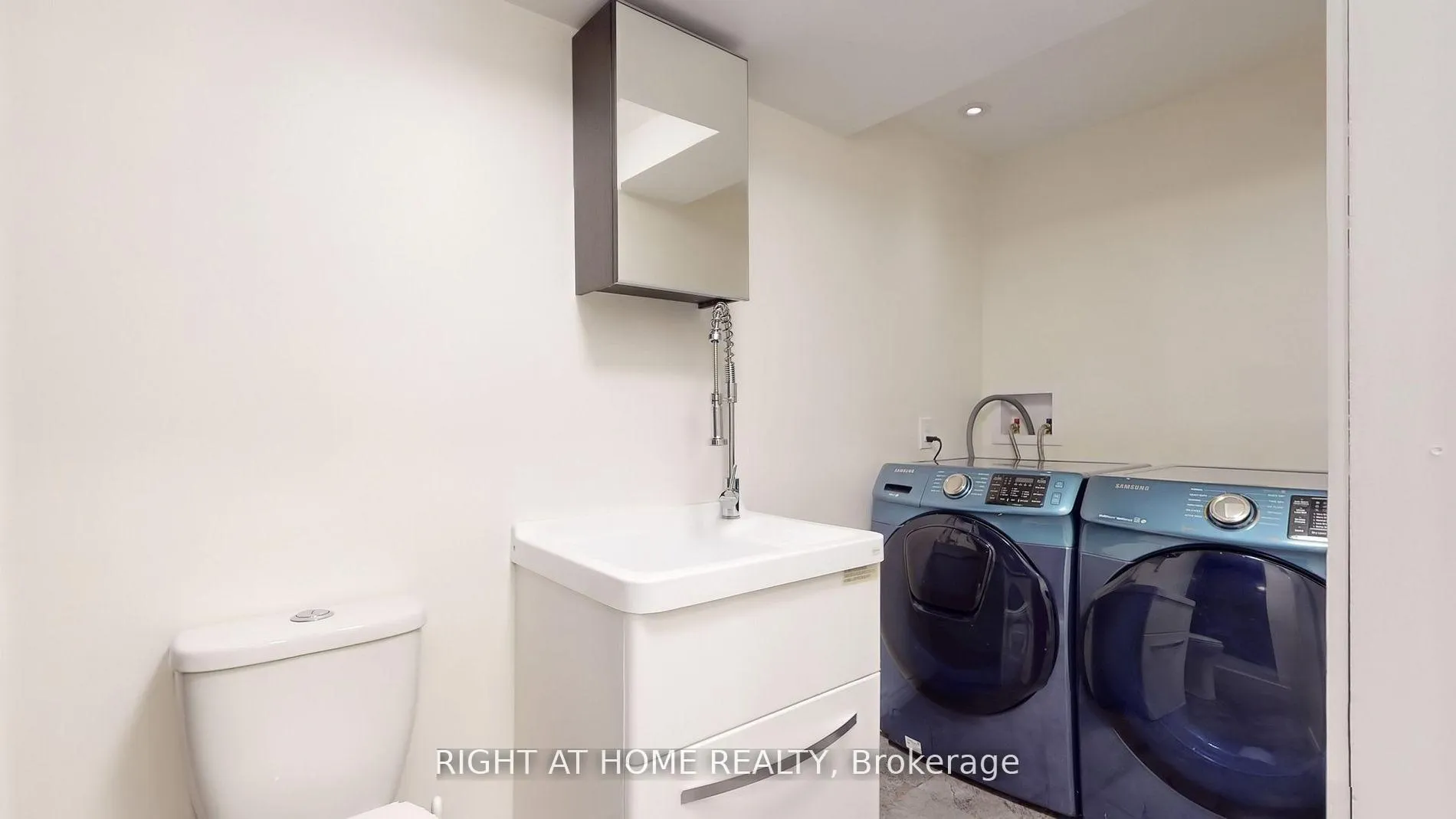 Photo 12 of 5160 Ravine Crescent, Burlington, Orchard — HOMEH