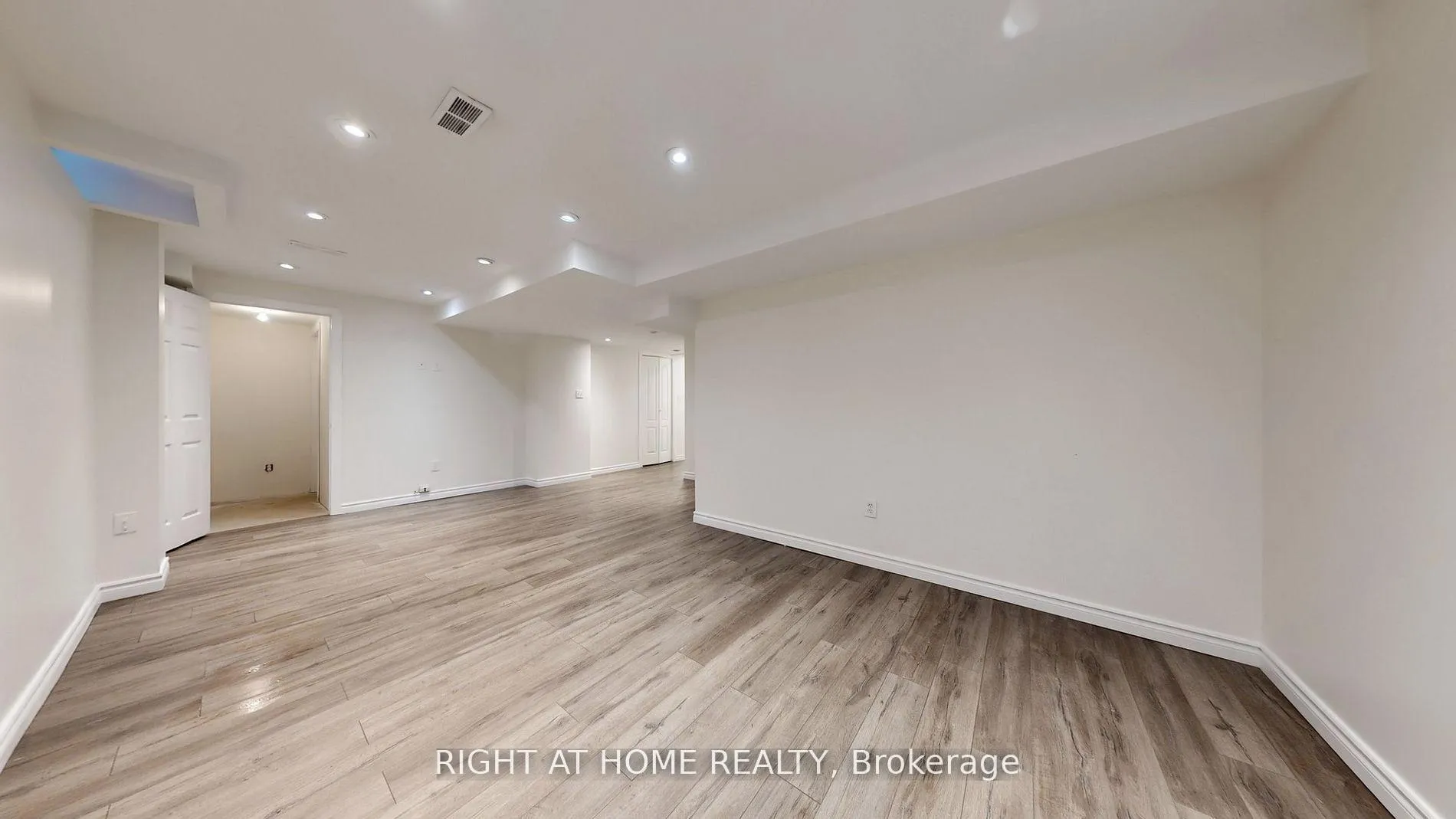Photo 14 of 5160 Ravine Crescent, Burlington, Orchard — HOMEH