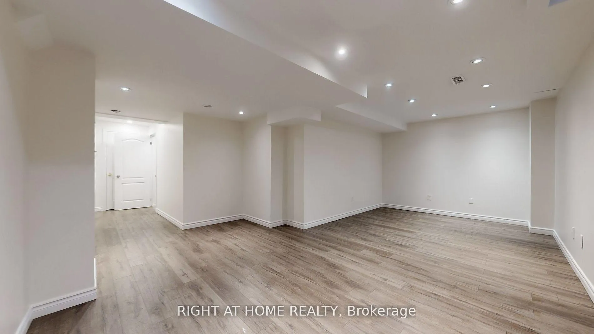 Photo 15 of 5160 Ravine Crescent, Burlington, Orchard — HOMEH