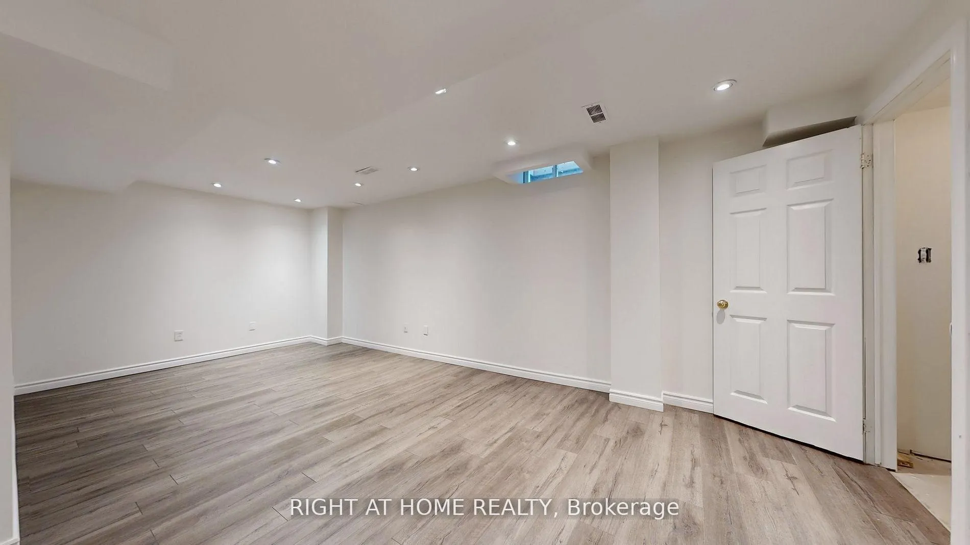Photo 16 of 5160 Ravine Crescent, Burlington, Orchard — HOMEH