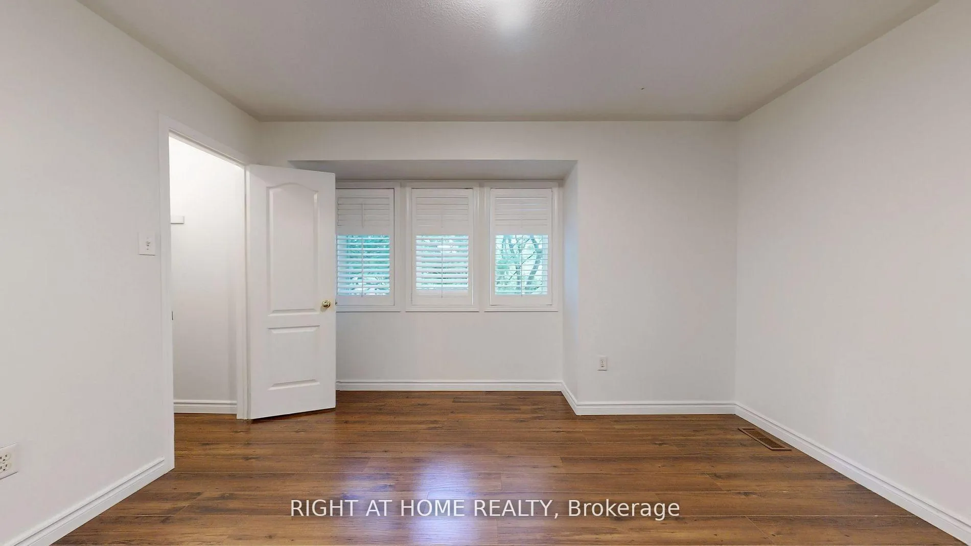 Photo 19 of 5160 Ravine Crescent, Burlington, Orchard — HOMEH