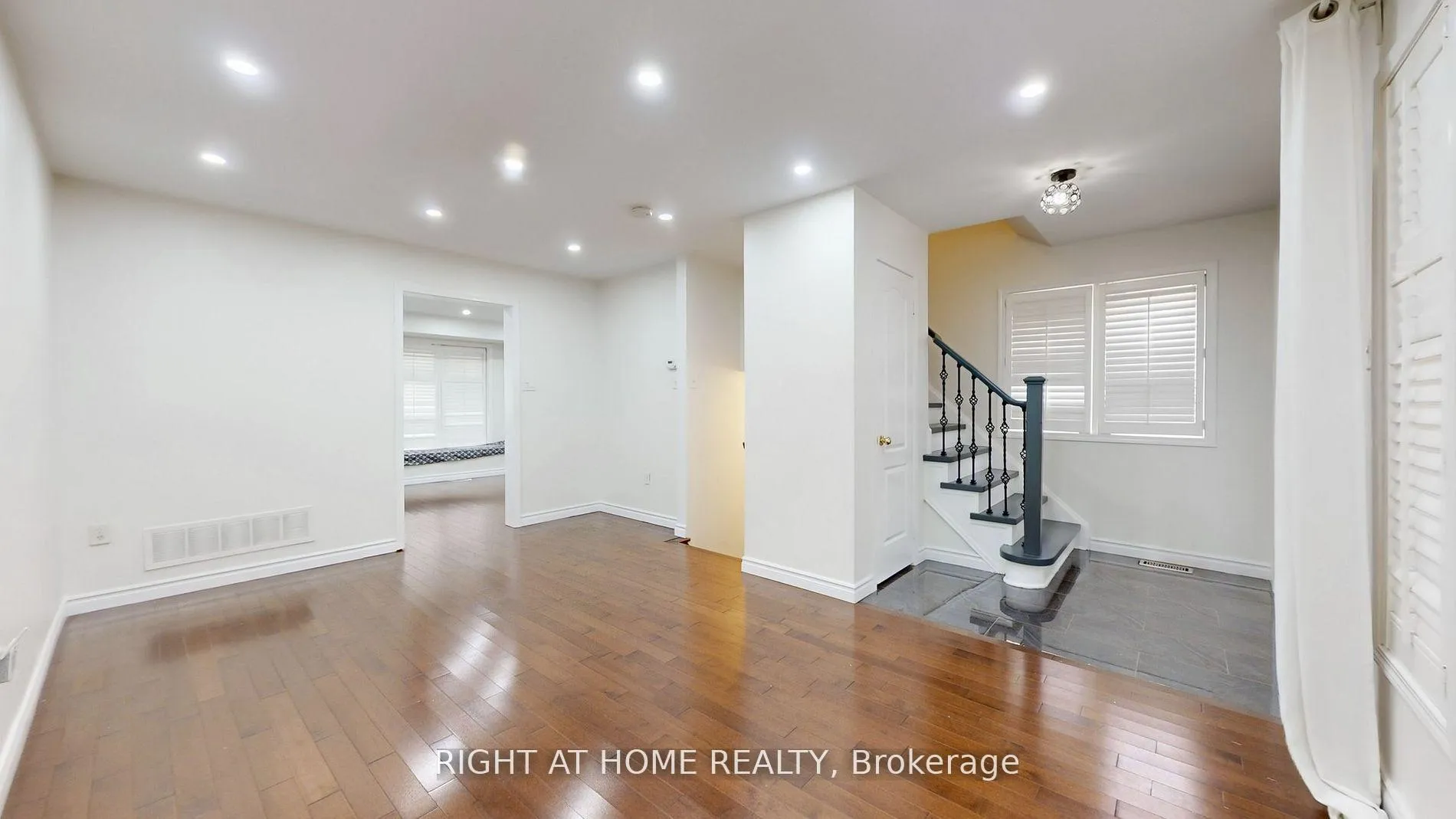 Photo 31 of 5160 Ravine Crescent, Burlington, Orchard — HOMEH