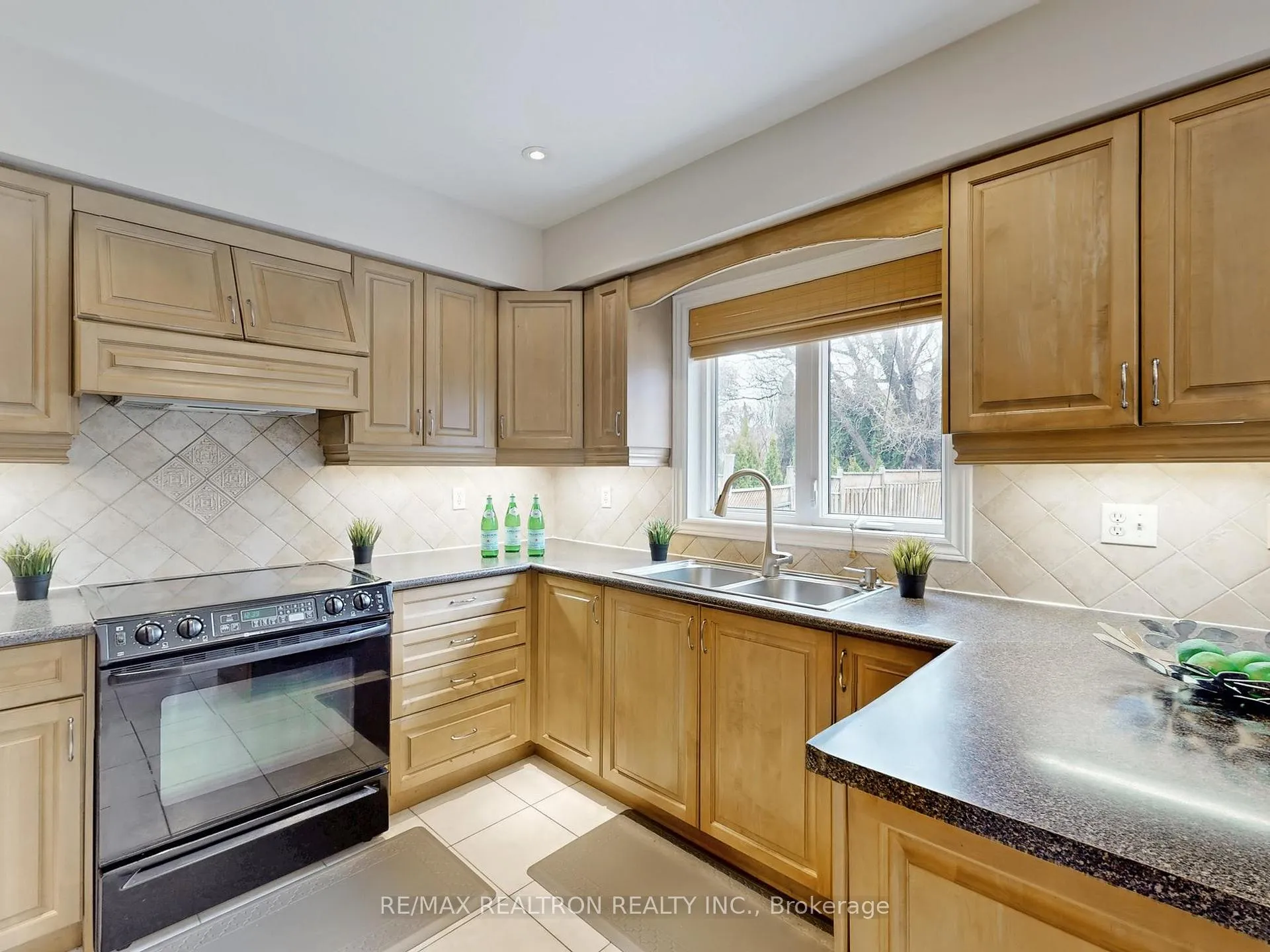 Photo 14 of 102 Havelock Gate, Markham, Rouge Fairways — HOMEH