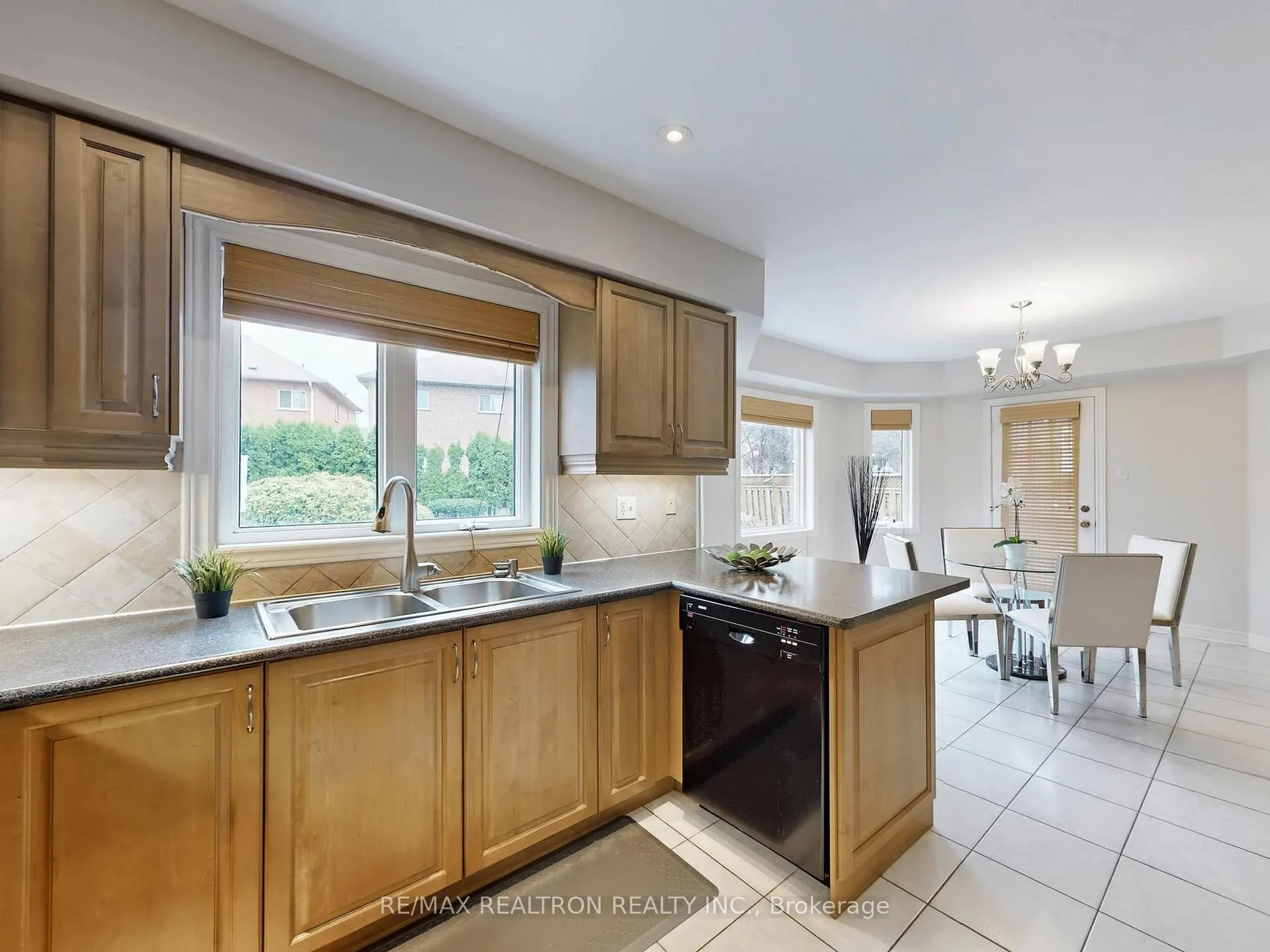 Photo 15 of 102 Havelock Gate, Markham, Rouge Fairways — HOMEH