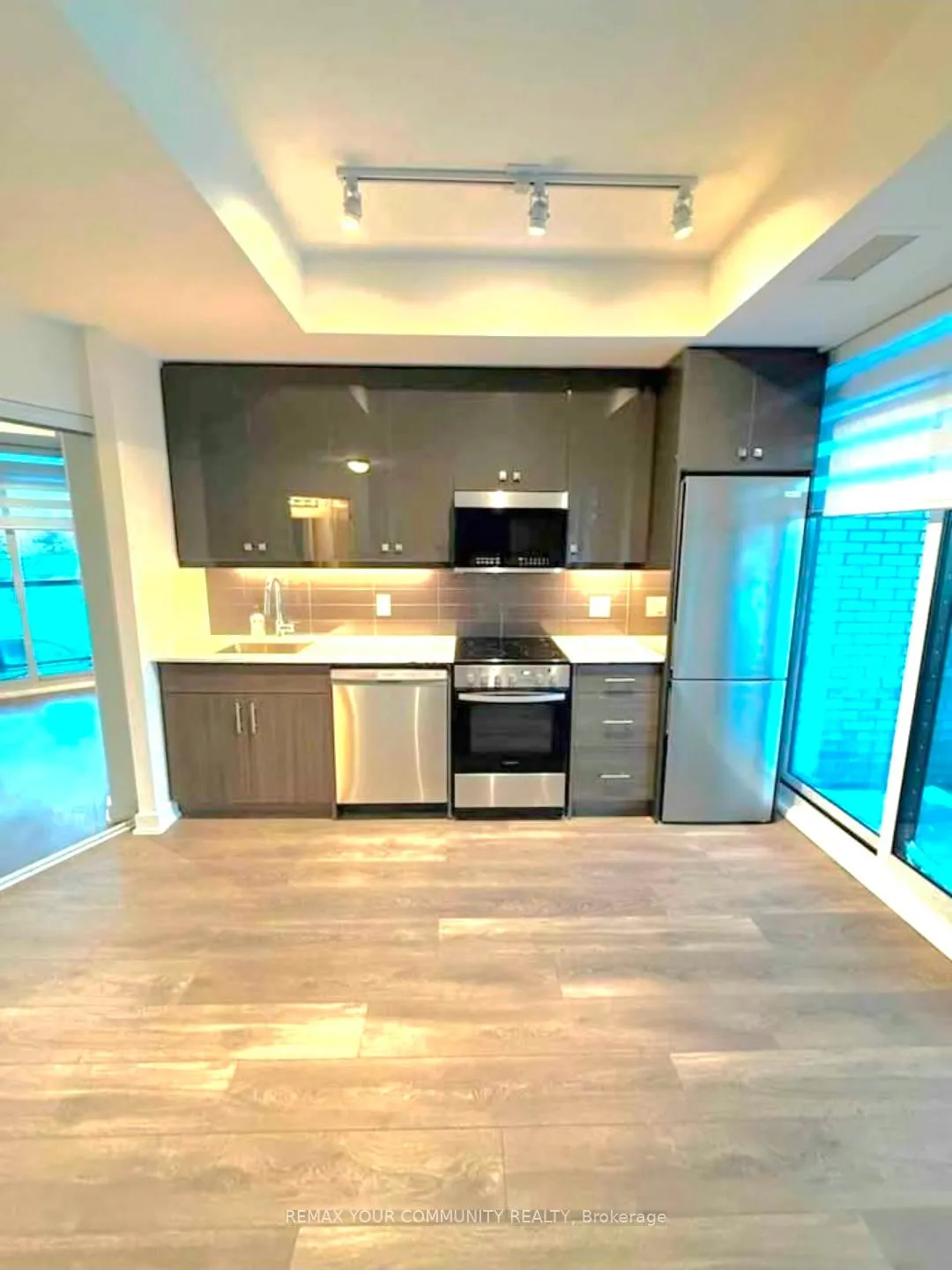Photo 5 of Unit 209, 2 Manderley Drive, Scarborough, Birchcliffe-Cliffside — HOMEH