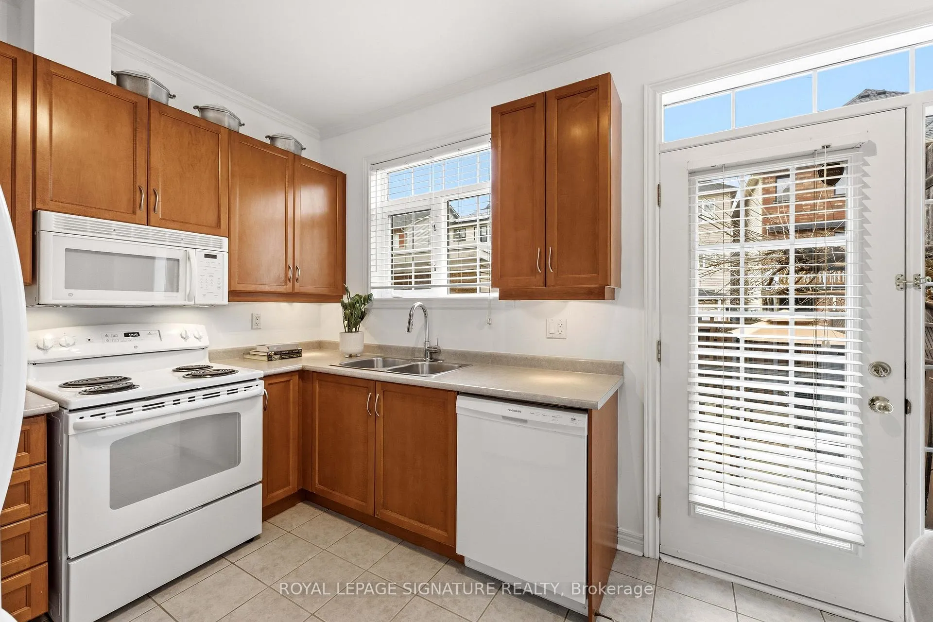 Photo 9 of 60 Natalie Place, Toronto, South Riverdale — HOMEH