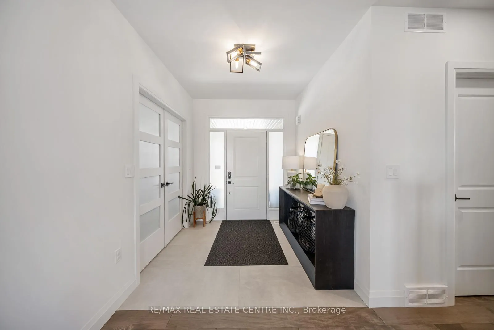 Photo 4 of 70 Rea Drive, Centre Wellington, Fergus — HOMEH