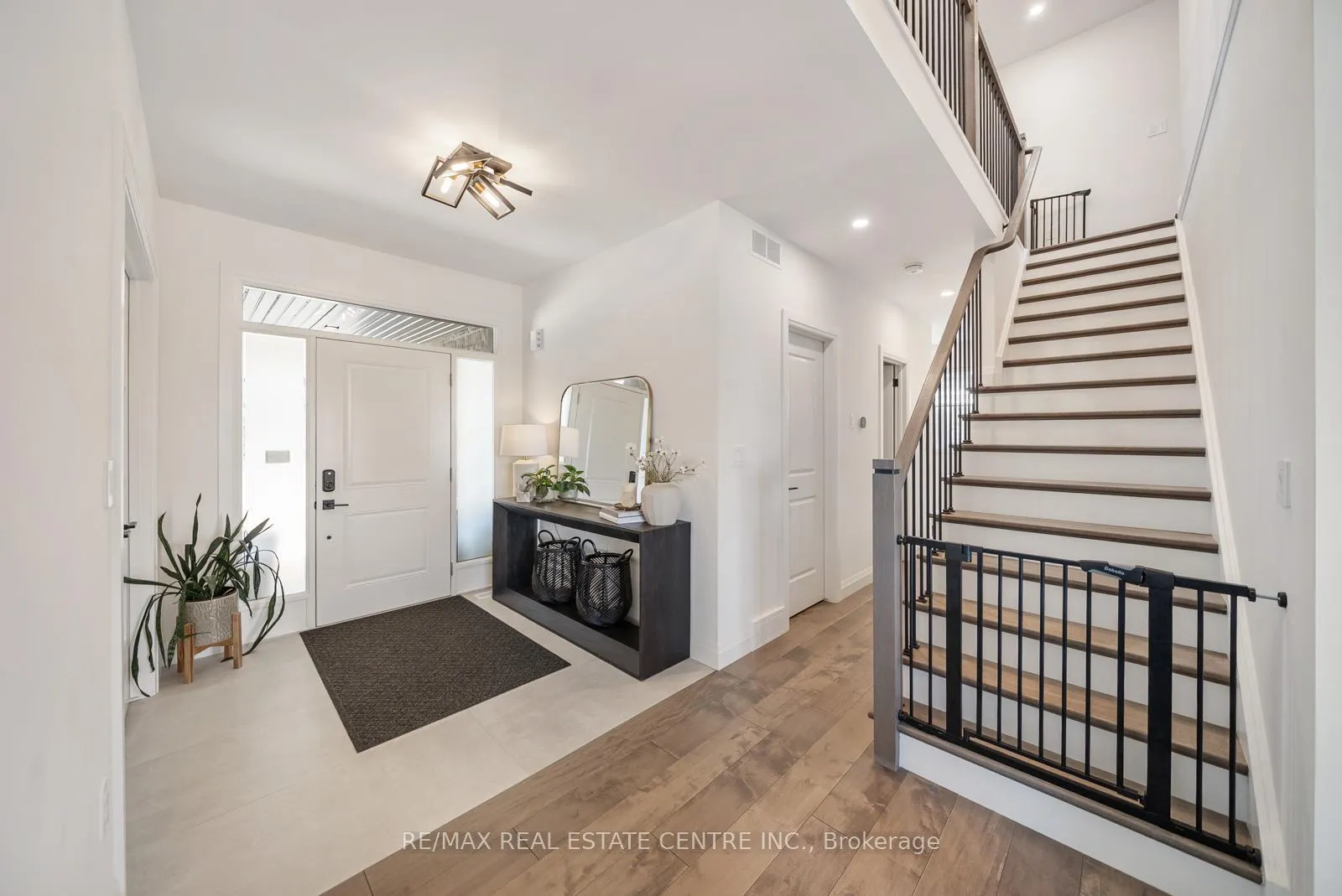Photo 5 of 70 Rea Drive, Centre Wellington, Fergus — HOMEH