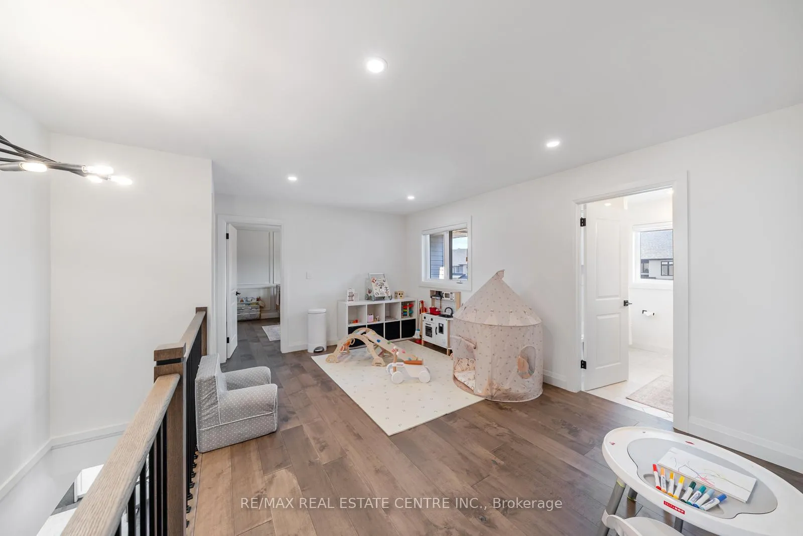 Photo 23 of 70 Rea Drive, Centre Wellington, Fergus — HOMEH