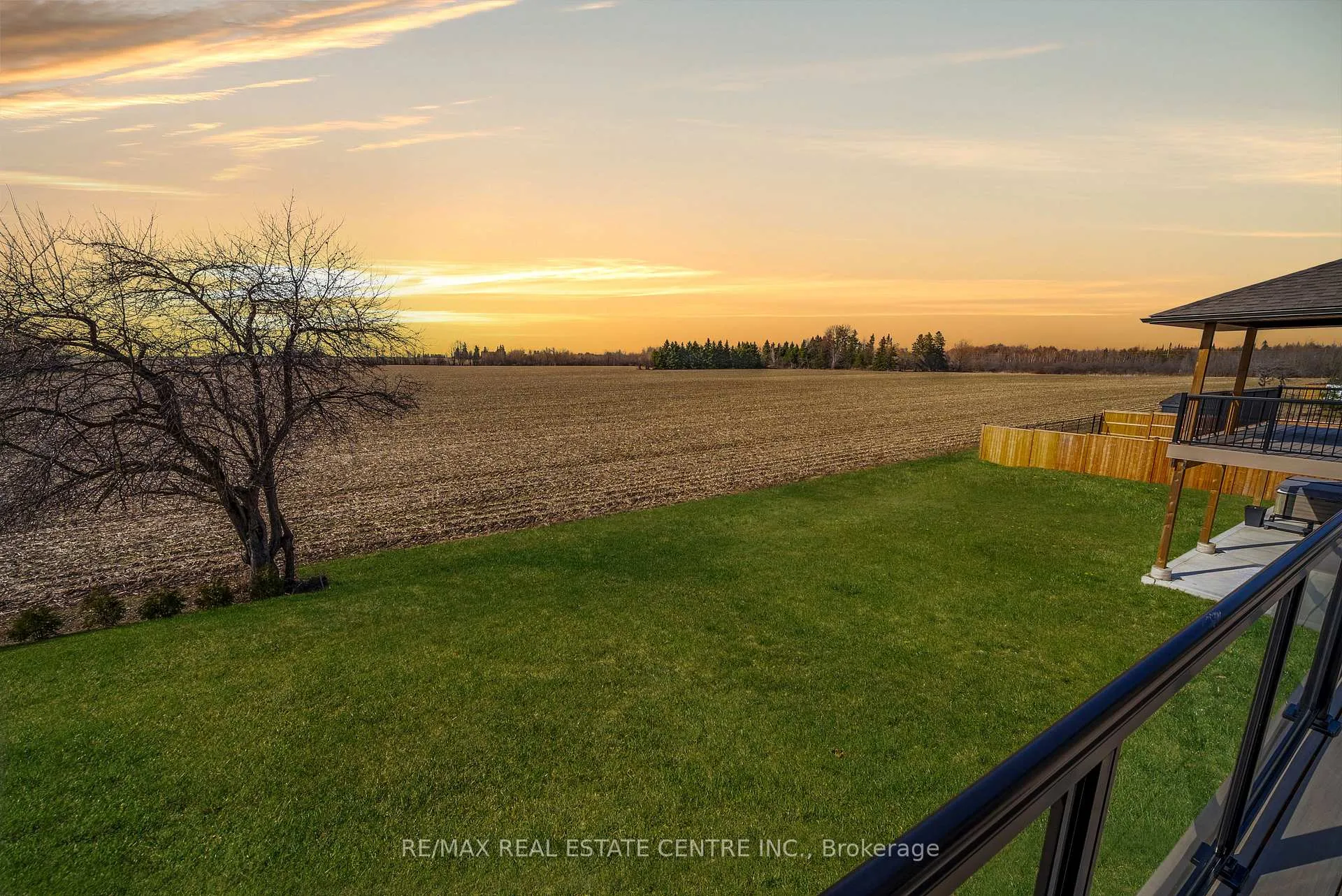 Photo 46 of 70 Rea Drive, Centre Wellington, Fergus — HOMEH