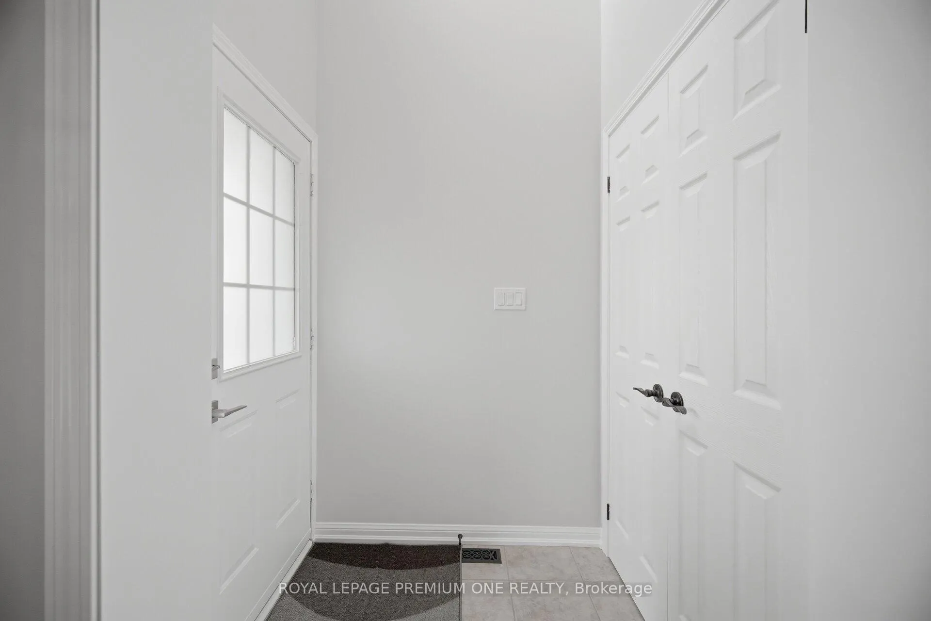 Photo 5 of 21 Ocean Avenue, Vaughan, Vellore Village — HOMEH
