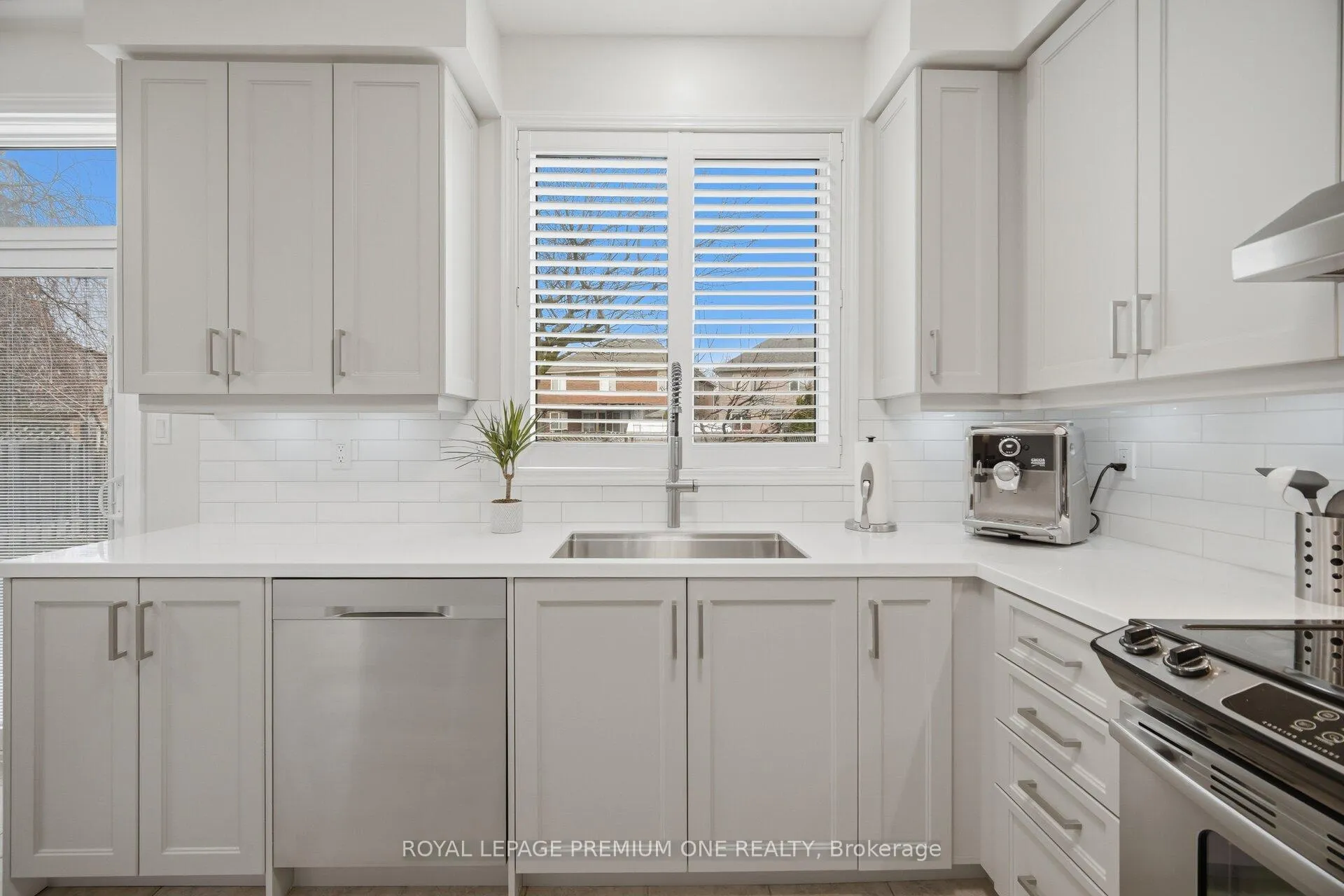 Photo 14 of 21 Ocean Avenue, Vaughan, Vellore Village — HOMEH