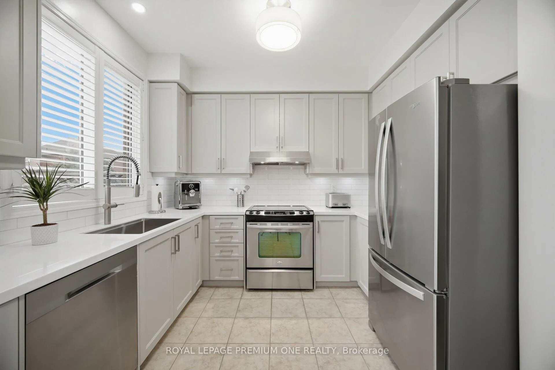 Photo 15 of 21 Ocean Avenue, Vaughan, Vellore Village — HOMEH