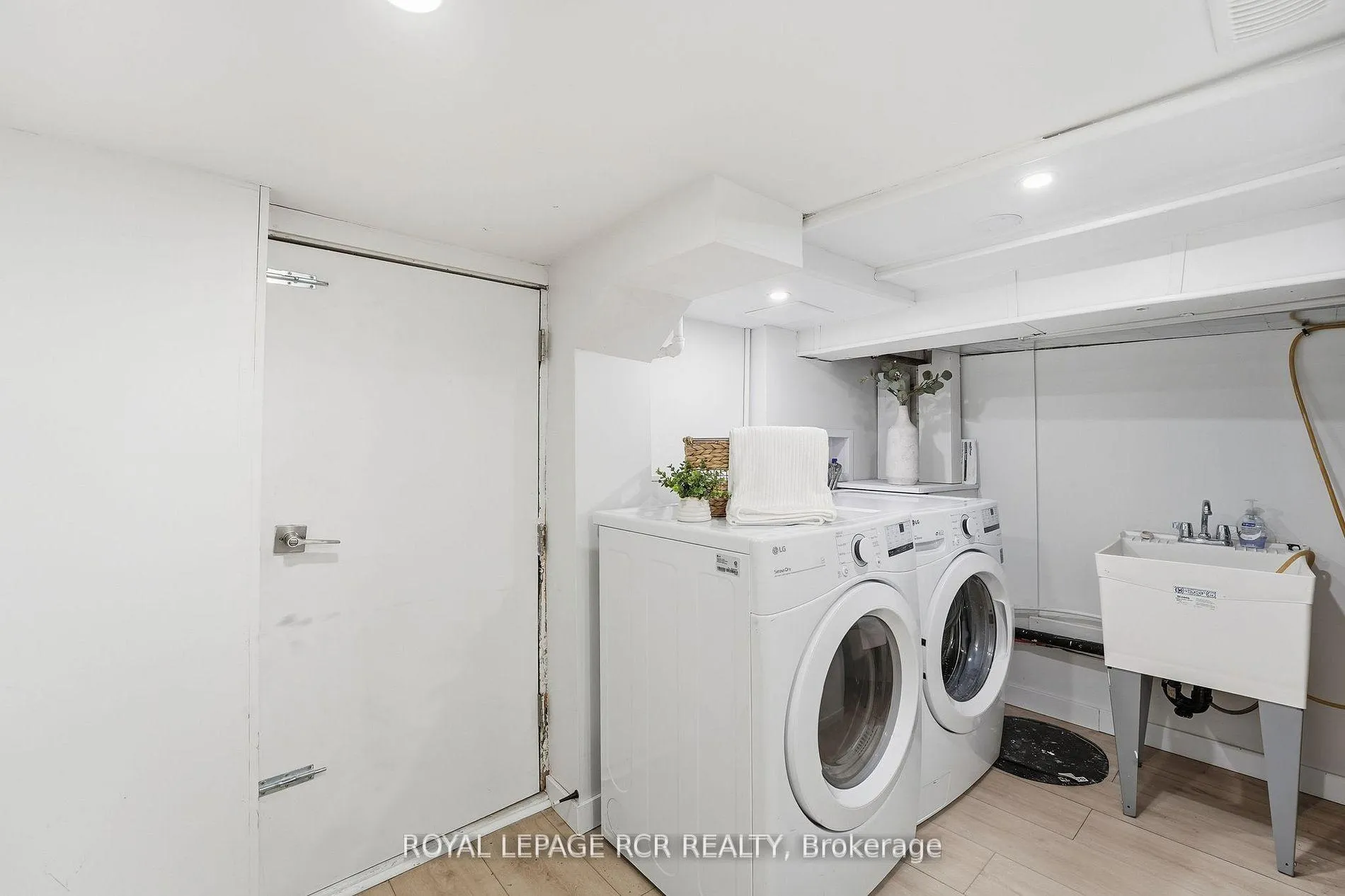 Photo 24 of 257 Rhodes Avenue, Toronto, Greenwood-Coxwell — HOMEH