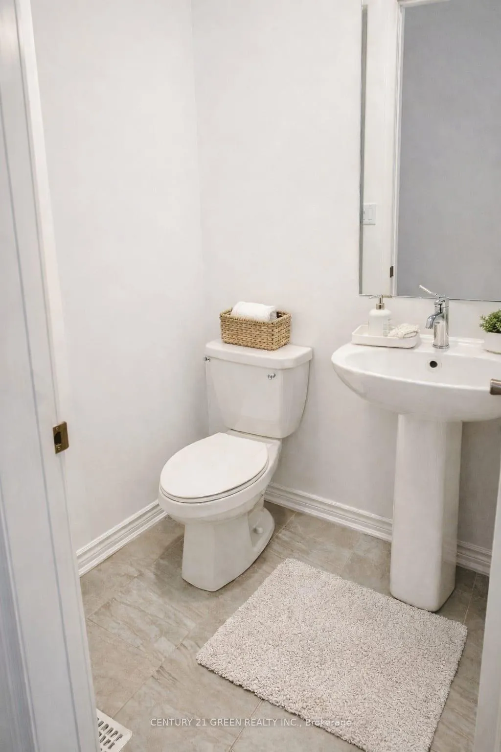 Photo 12 of 1346 Hearns Place, Milton, Bowes — HOMEH