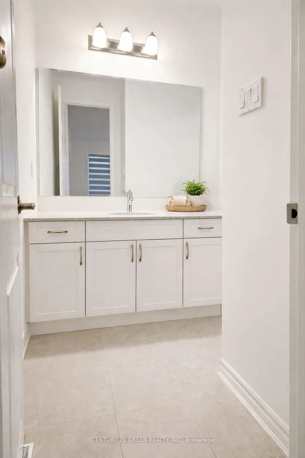 Photo 16 of 1346 Hearns Place, Milton, Bowes — HOMEH