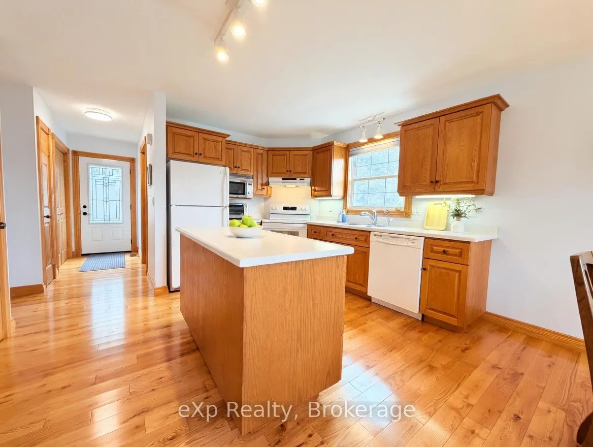 Photo 5 of 705 Victoria Road, Huron-Kinloss — HOMEH