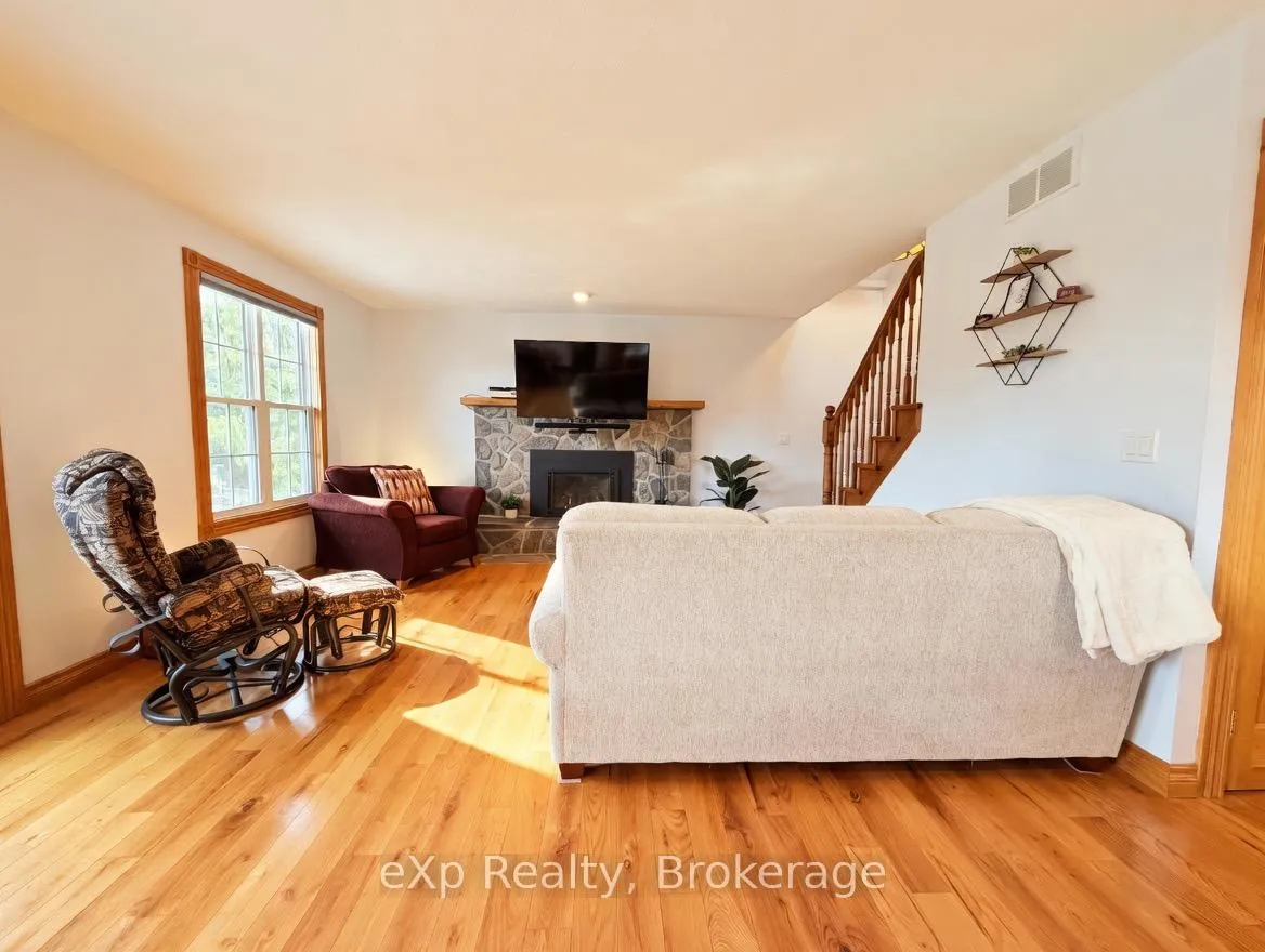 Photo 8 of 705 Victoria Road, Huron-Kinloss — HOMEH