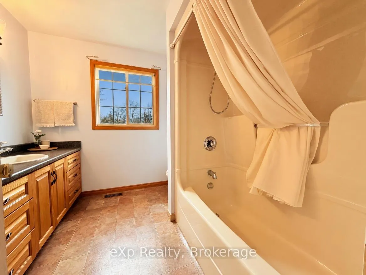 Photo 13 of 705 Victoria Road, Huron-Kinloss — HOMEH