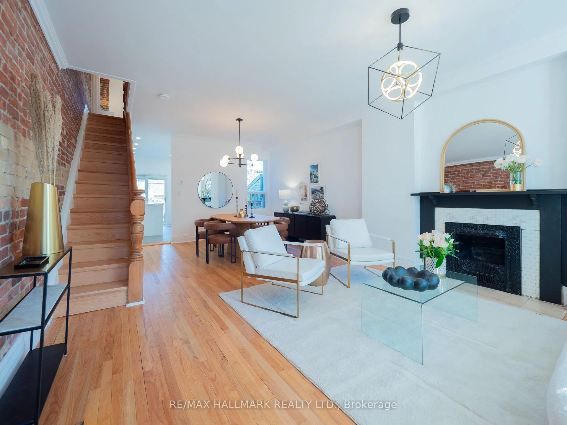 Photo 5 of 26 Sparkhall Avenue, Toronto, North Riverdale — HOMEH