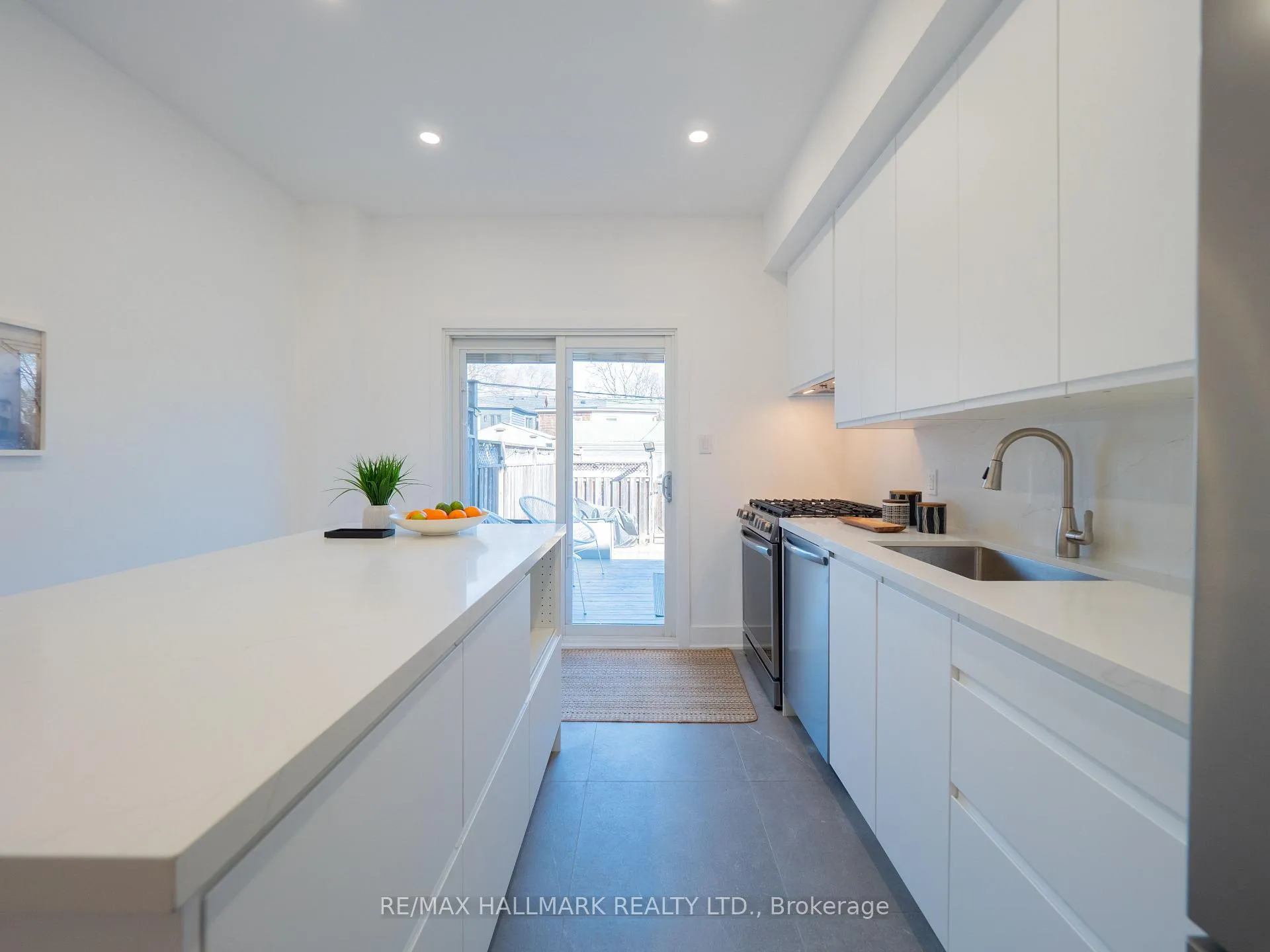 Photo 20 of 26 Sparkhall Avenue, Toronto, North Riverdale — HOMEH