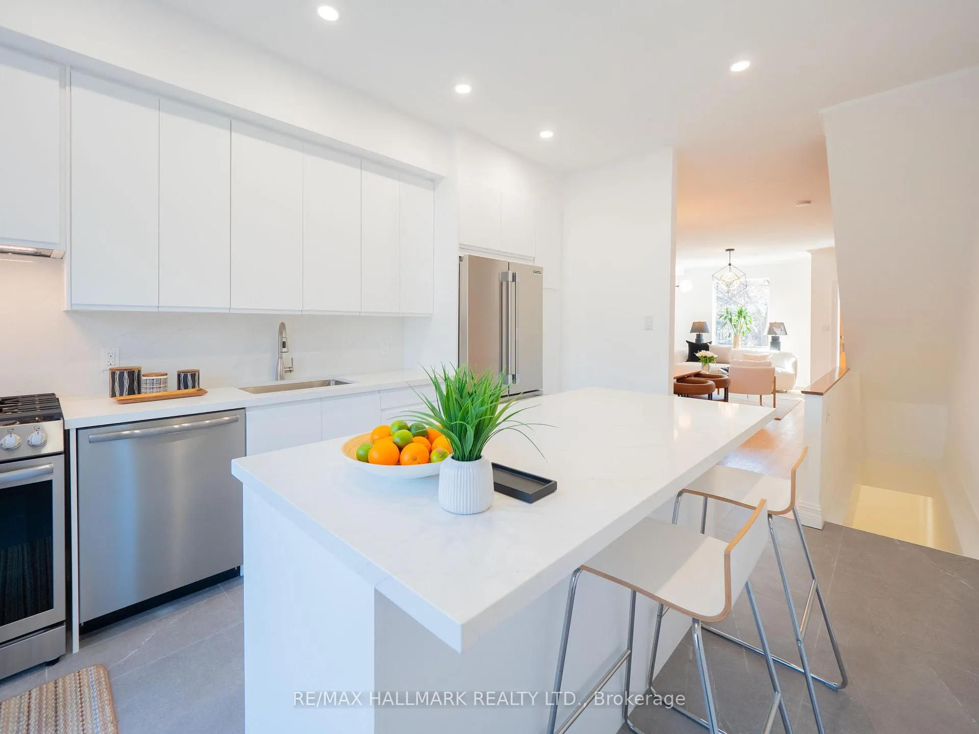 Photo 23 of 26 Sparkhall Avenue, Toronto, North Riverdale — HOMEH