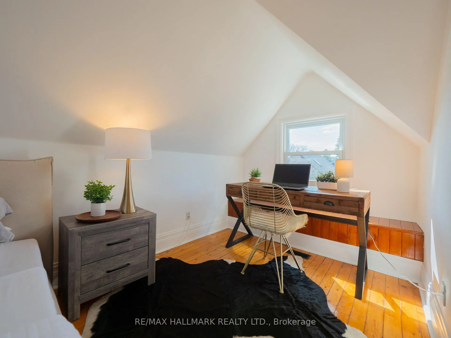 Photo 38 of 26 Sparkhall Avenue, Toronto, North Riverdale — HOMEH