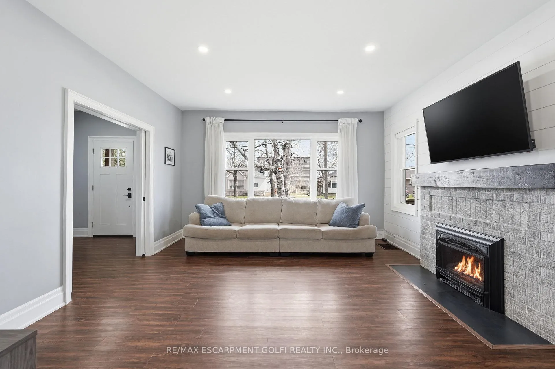 Photo 8 of 838 Beach Boulevard, Hamilton, Hamilton Beach — HOMEH