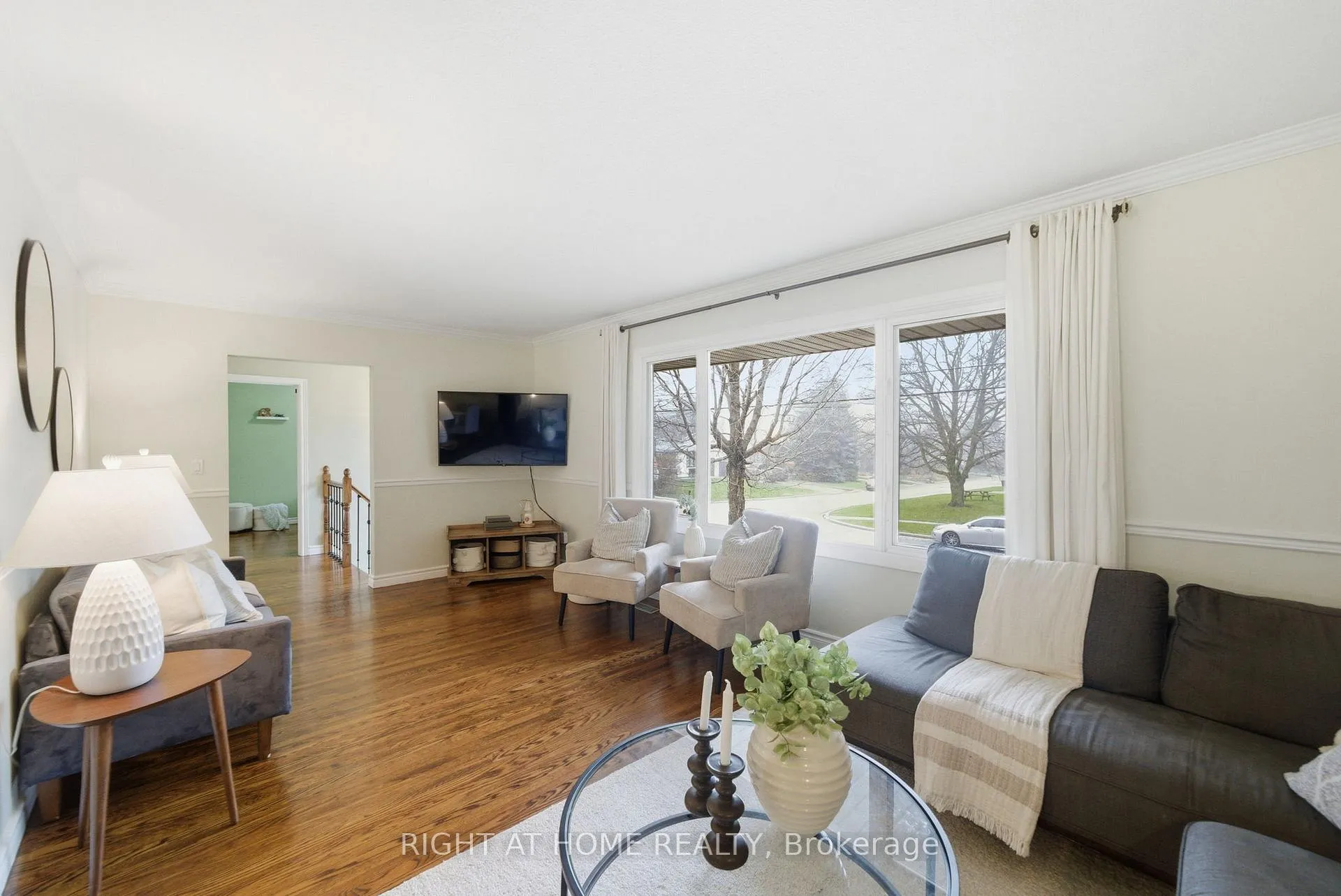 Photo 4 of 826 West Shore Boulevard, Pickering, West Shore — HOMEH