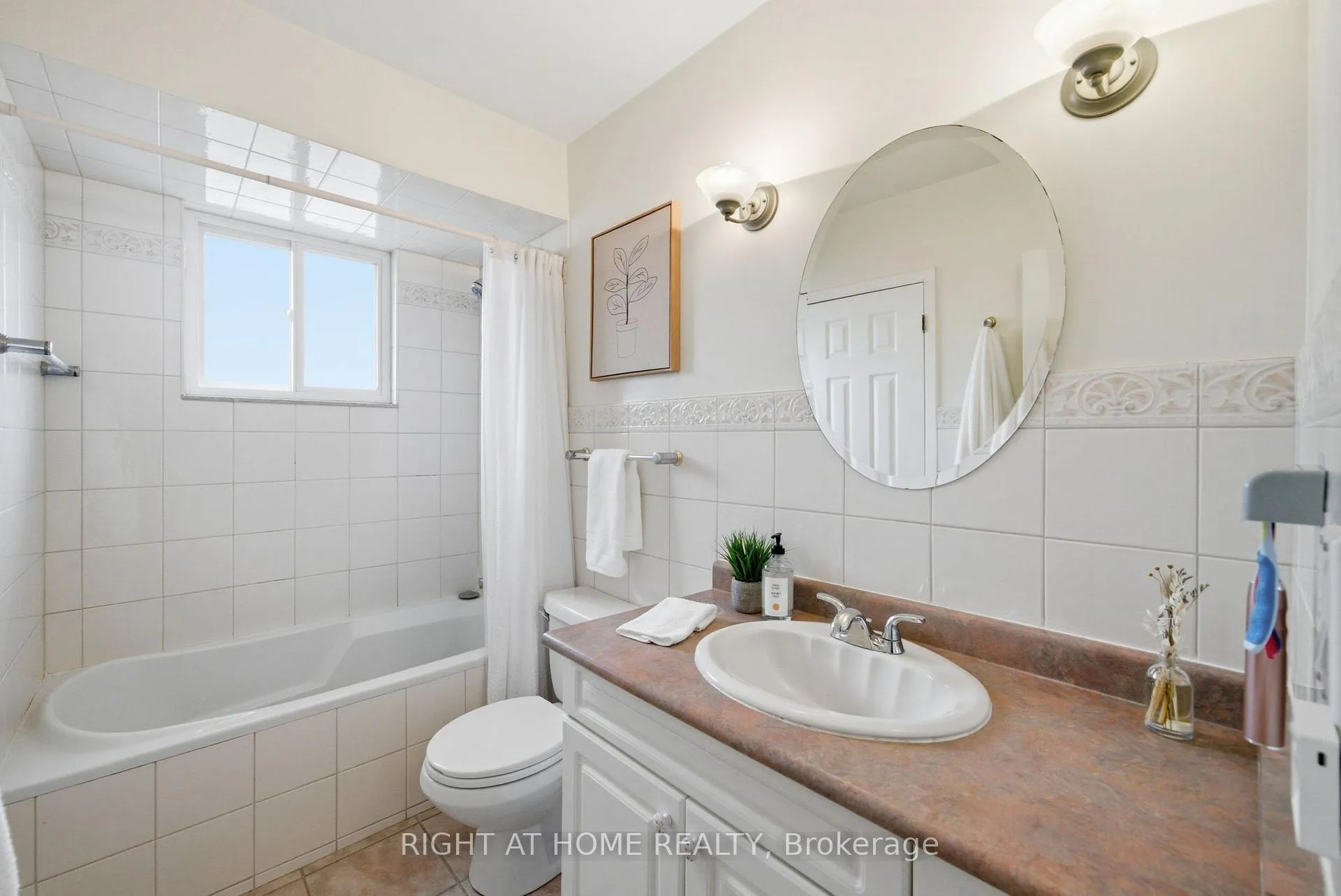 Photo 15 of 826 West Shore Boulevard, Pickering, West Shore — HOMEH
