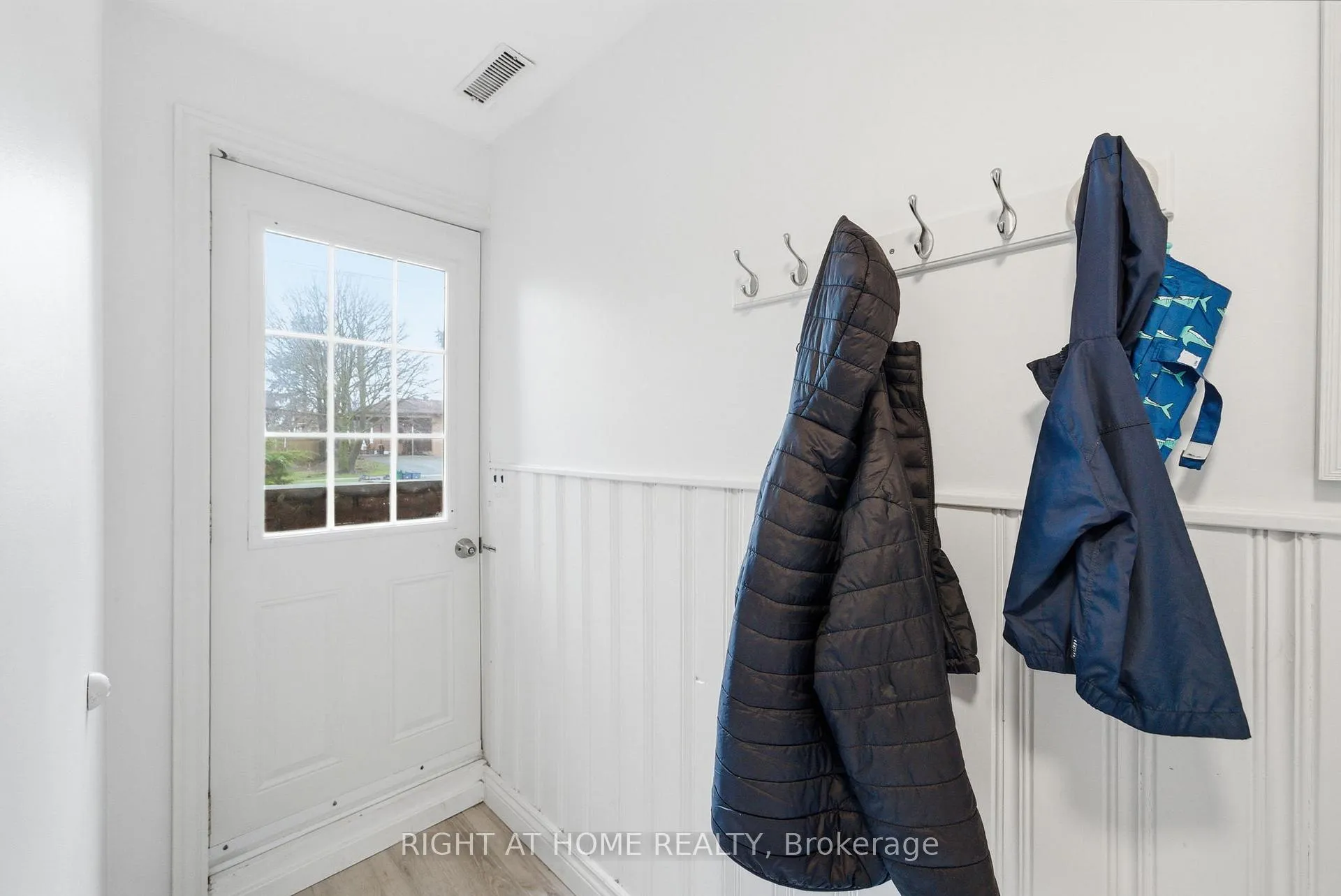 Photo 21 of 826 West Shore Boulevard, Pickering, West Shore — HOMEH