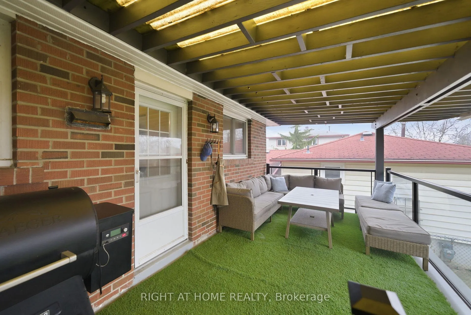 Photo 22 of 826 West Shore Boulevard, Pickering, West Shore — HOMEH
