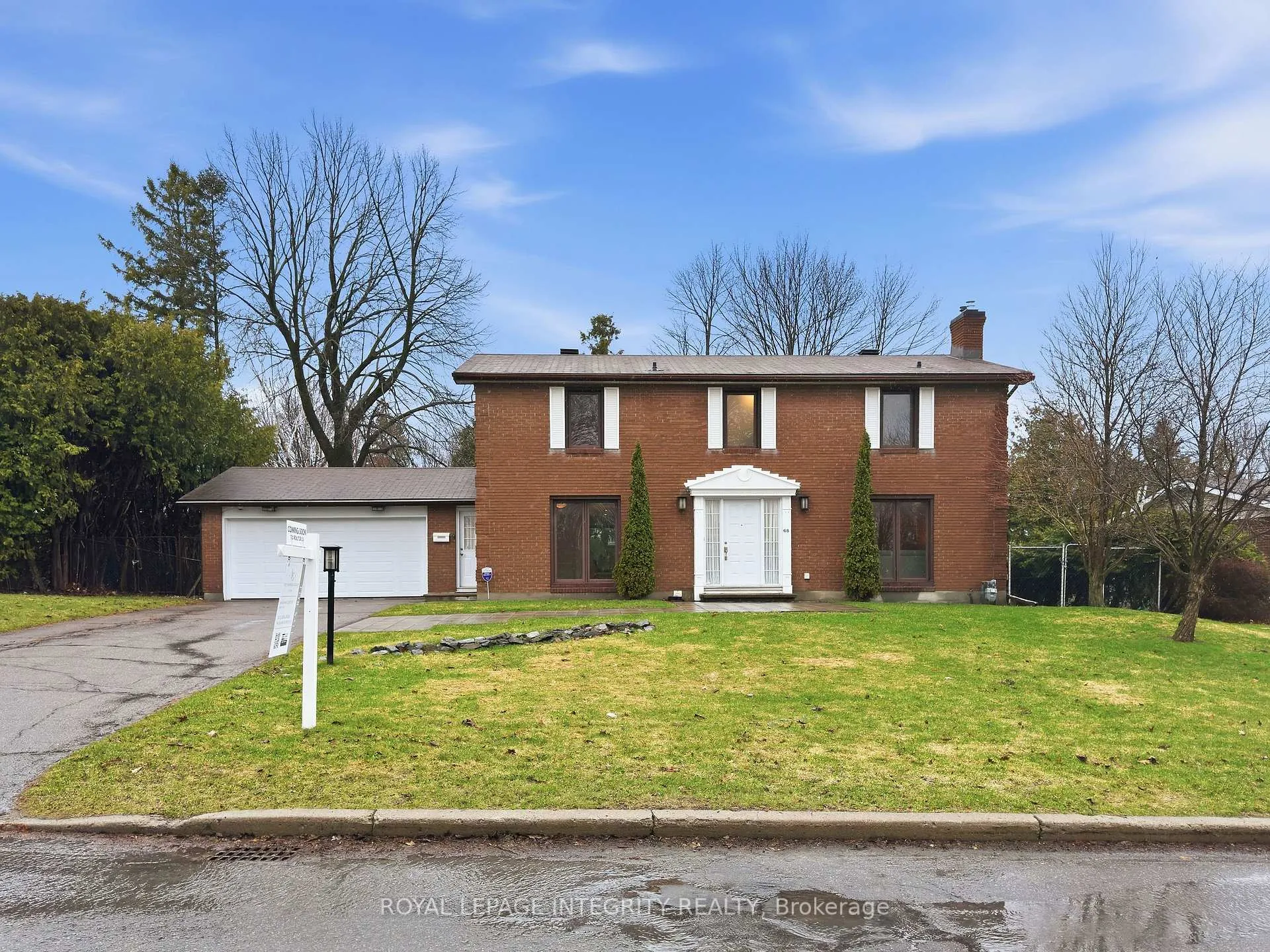 Photo 1 of 68 Beaver Ridge, Ottawa, City View/Skyline/Fisher Heights/Parkwood Hills — HOMEH