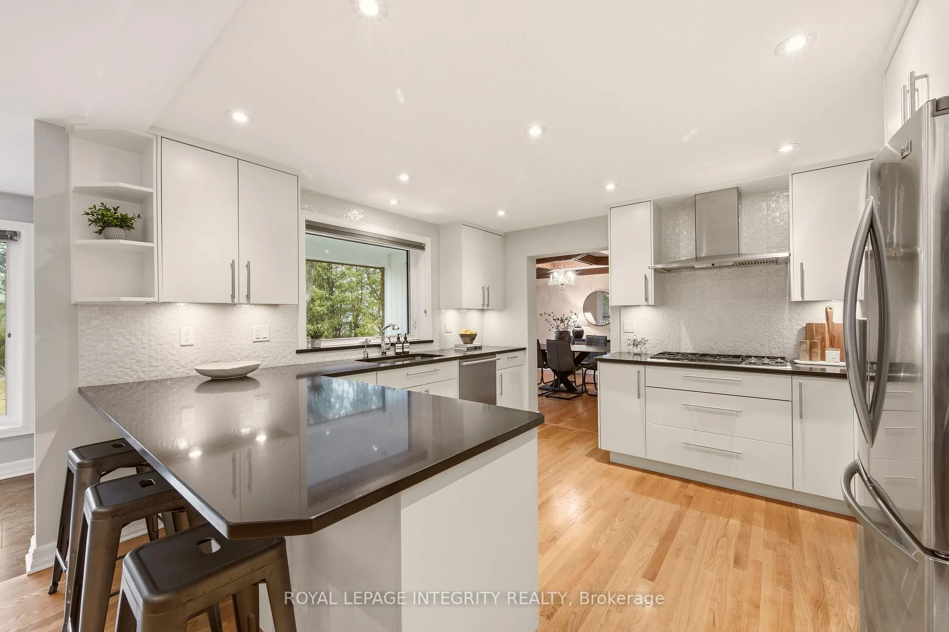Photo 15 of 68 Beaver Ridge, Ottawa, City View/Skyline/Fisher Heights/Parkwood Hills — HOMEH