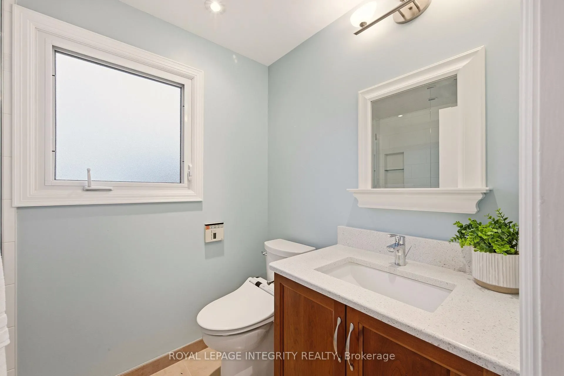 Photo 38 of 68 Beaver Ridge, Ottawa, City View/Skyline/Fisher Heights/Parkwood Hills — HOMEH
