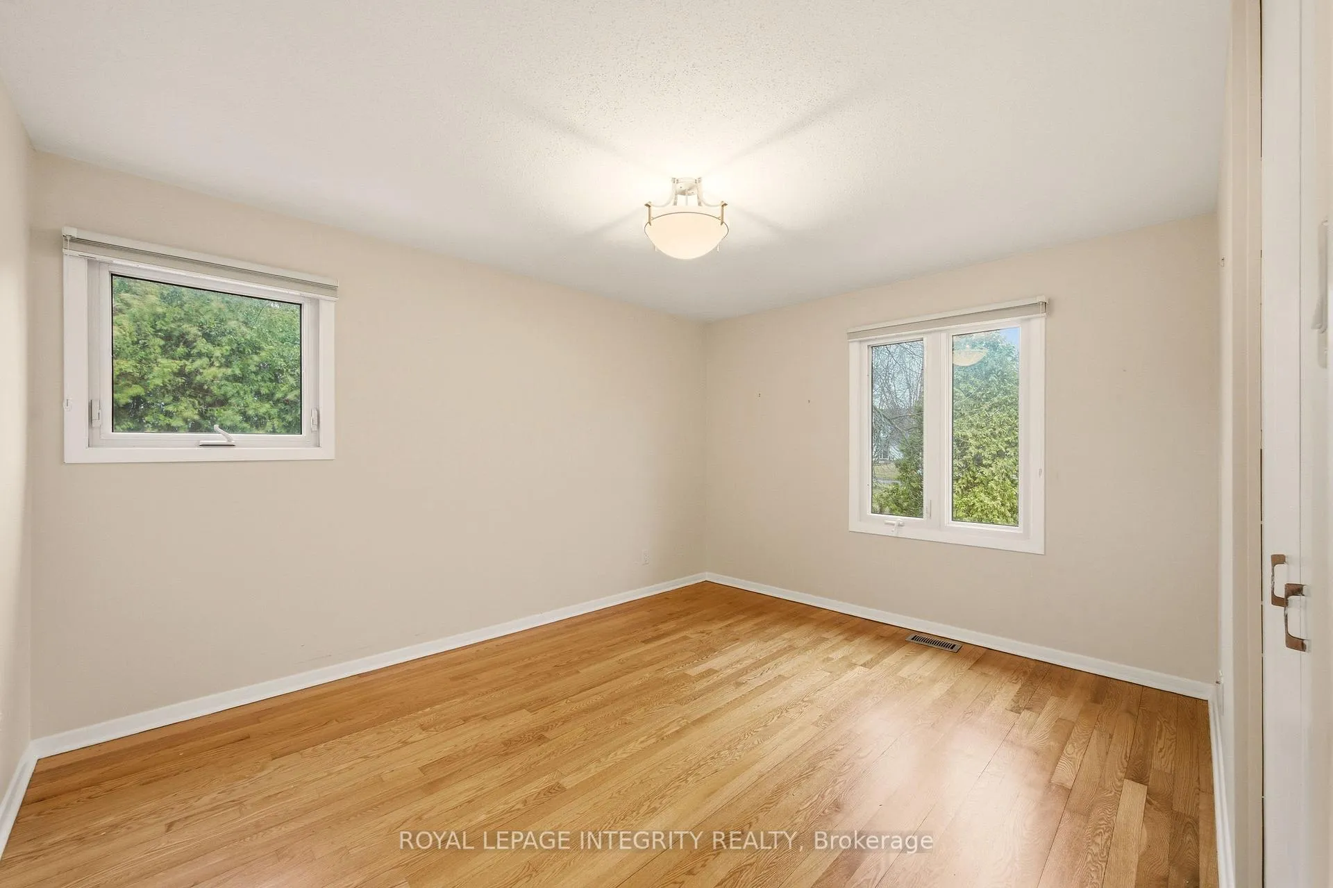 Photo 44 of 68 Beaver Ridge, Ottawa, City View/Skyline/Fisher Heights/Parkwood Hills — HOMEH