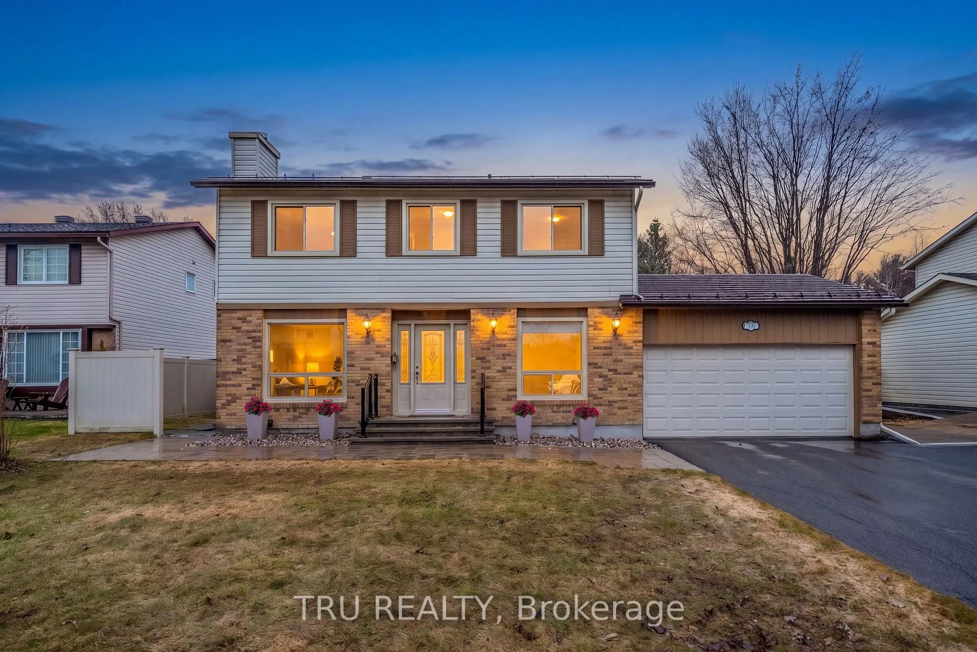 Photo 1 of 256 Hoylake Crescent, Ottawa, Bilberry Creek/Queenswood Heights — HOMEH