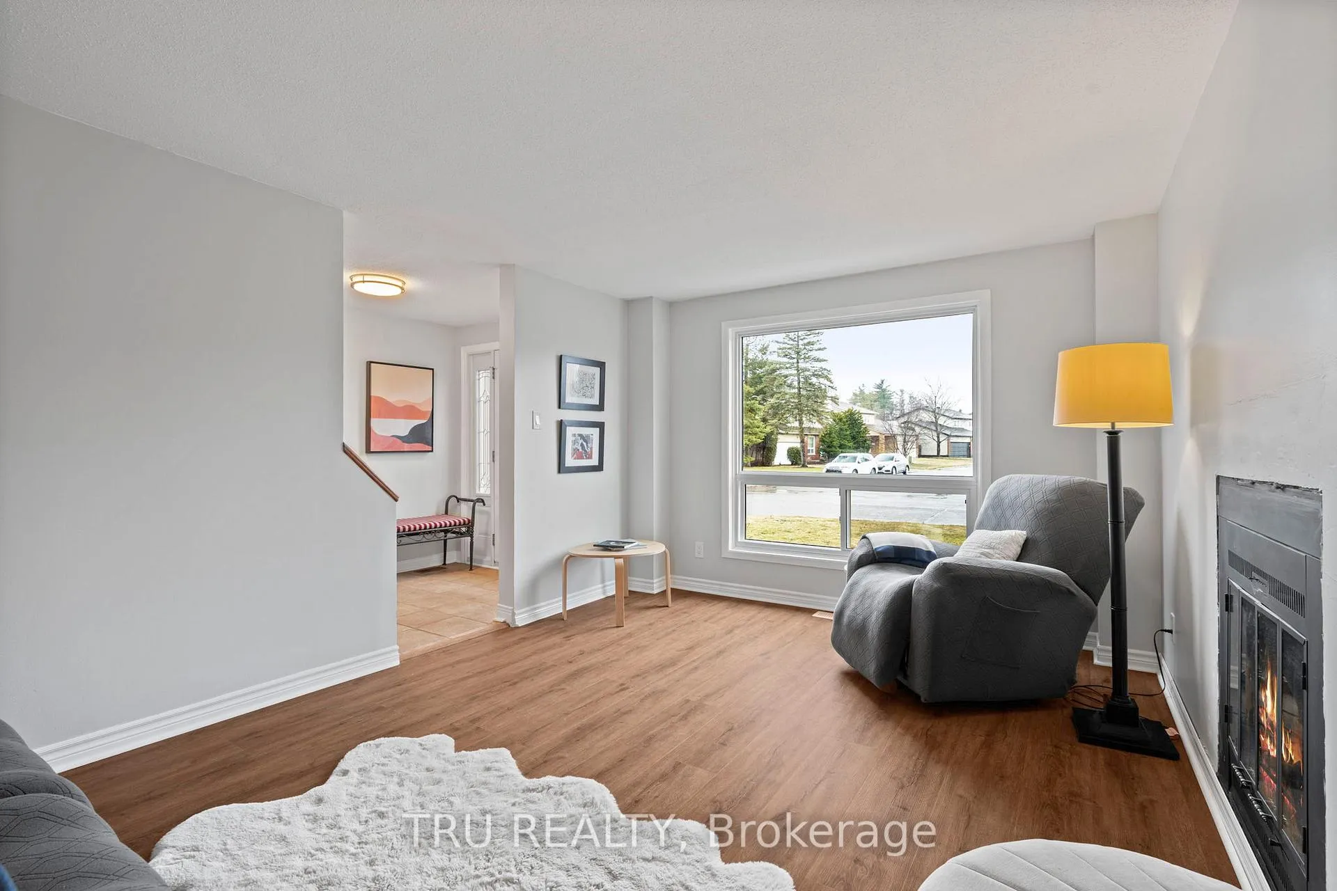 Photo 8 of 256 Hoylake Crescent, Ottawa, Bilberry Creek/Queenswood Heights — HOMEH