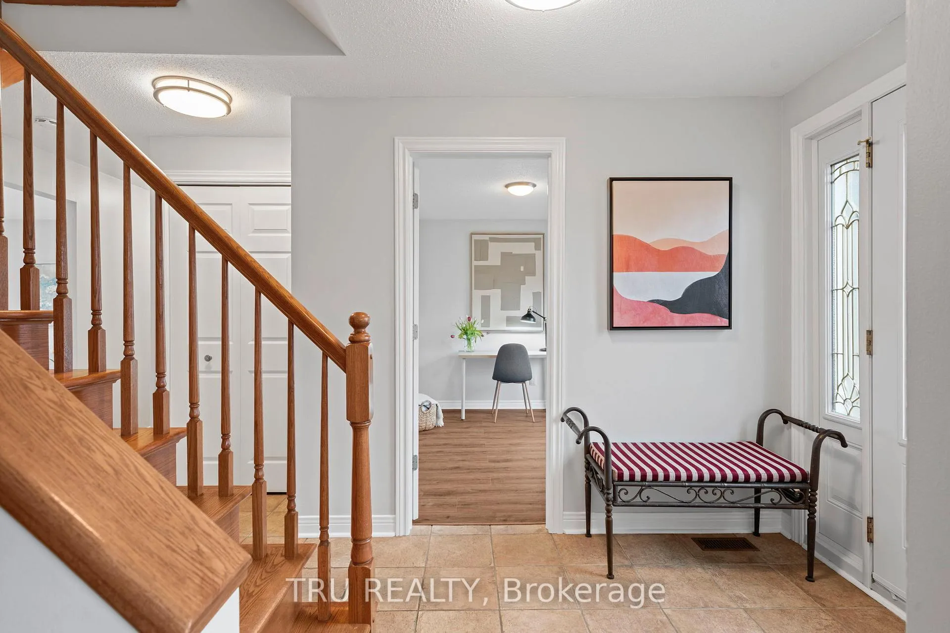 Photo 9 of 256 Hoylake Crescent, Ottawa, Bilberry Creek/Queenswood Heights — HOMEH
