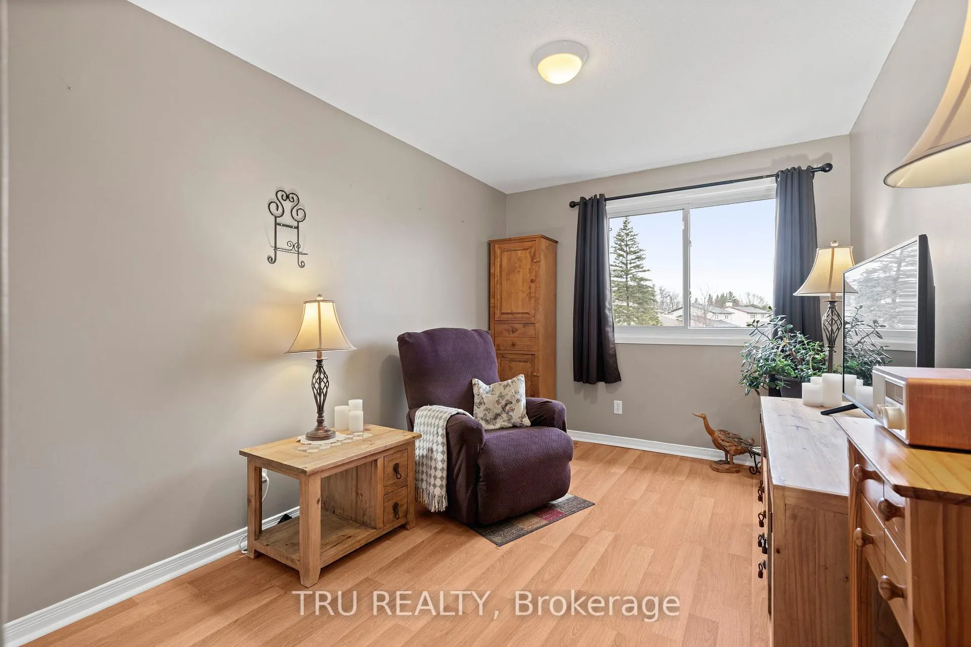 Photo 31 of 256 Hoylake Crescent, Ottawa, Bilberry Creek/Queenswood Heights — HOMEH
