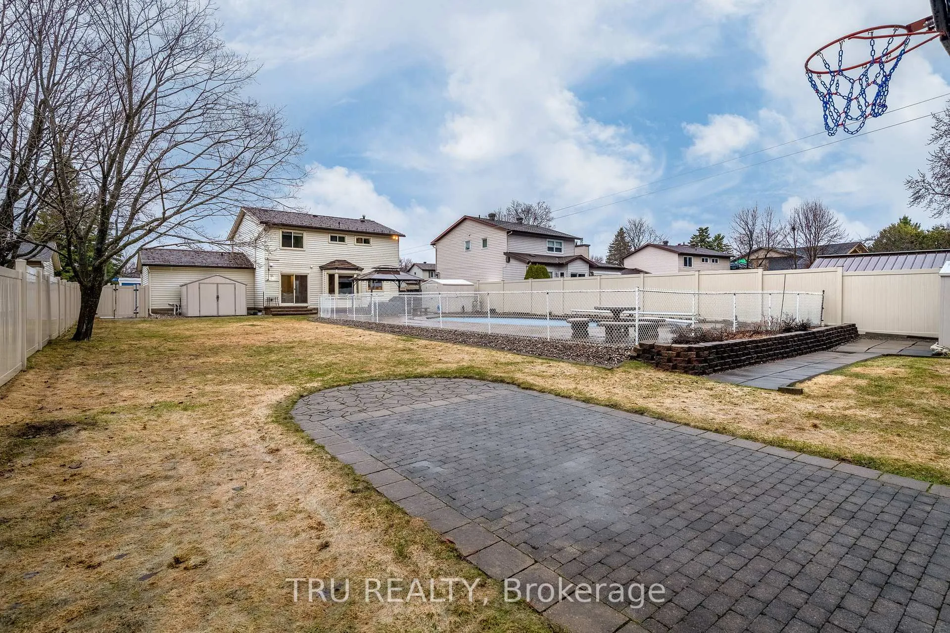 Photo 41 of 256 Hoylake Crescent, Ottawa, Bilberry Creek/Queenswood Heights — HOMEH