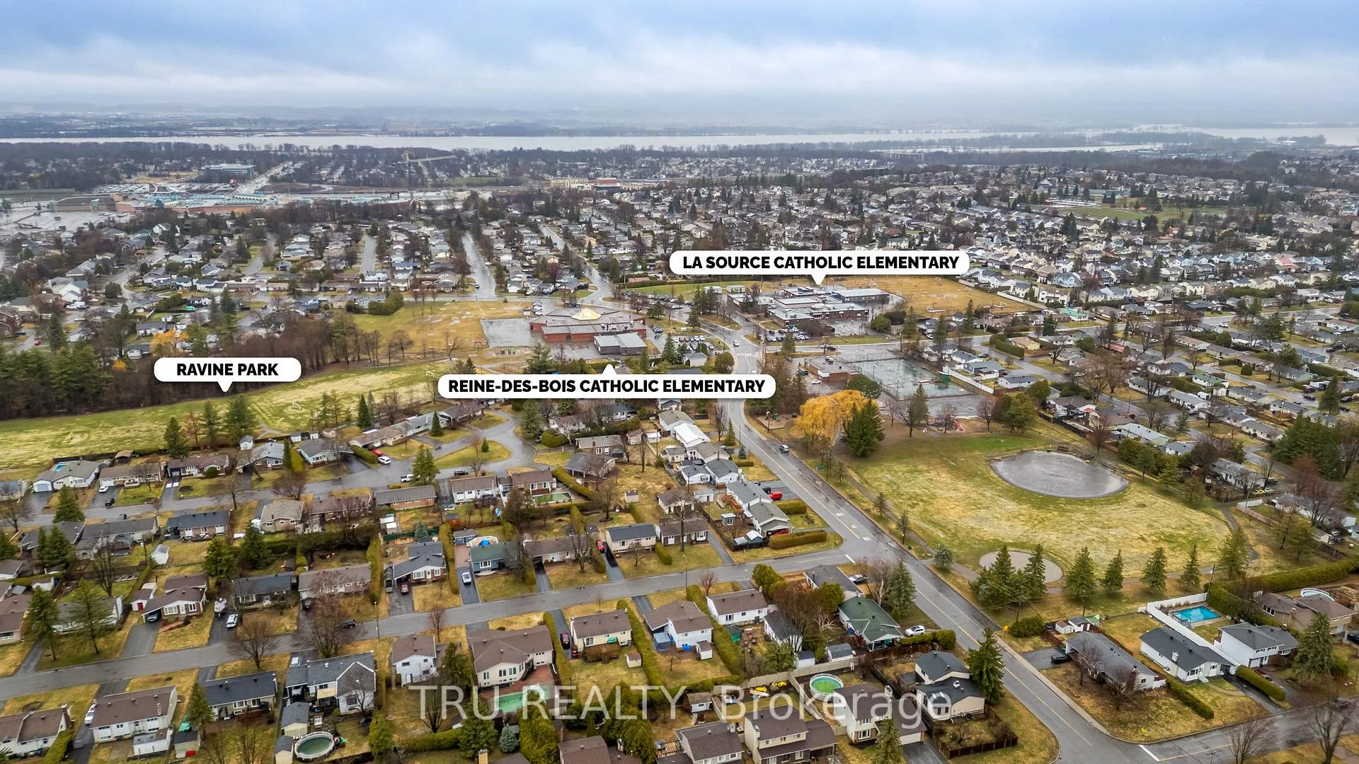 Photo 44 of 256 Hoylake Crescent, Ottawa, Bilberry Creek/Queenswood Heights — HOMEH