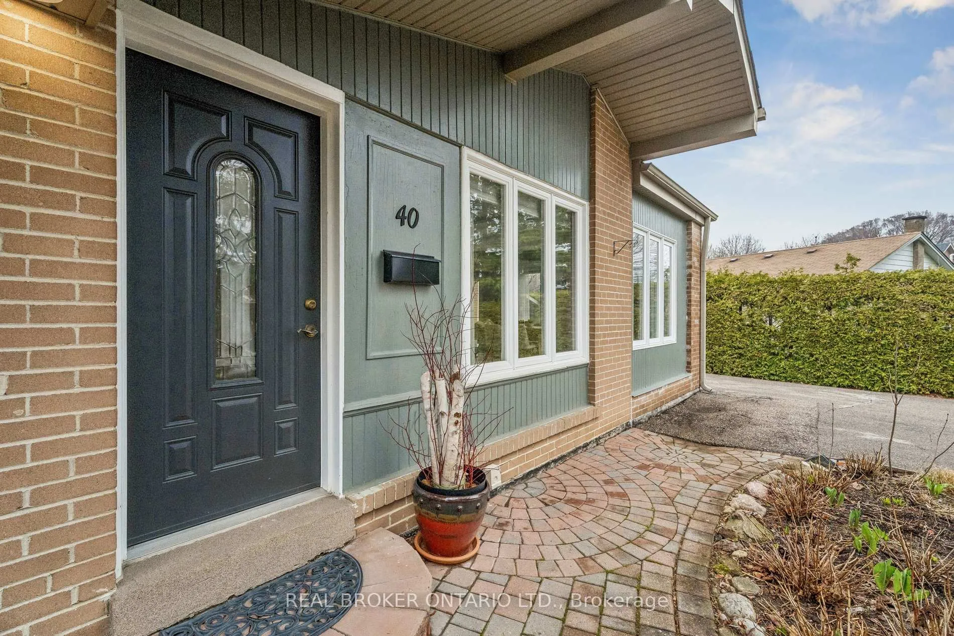 Photo 2 of 40 Seaton Drive, Aurora, Aurora Highlands — HOMEH