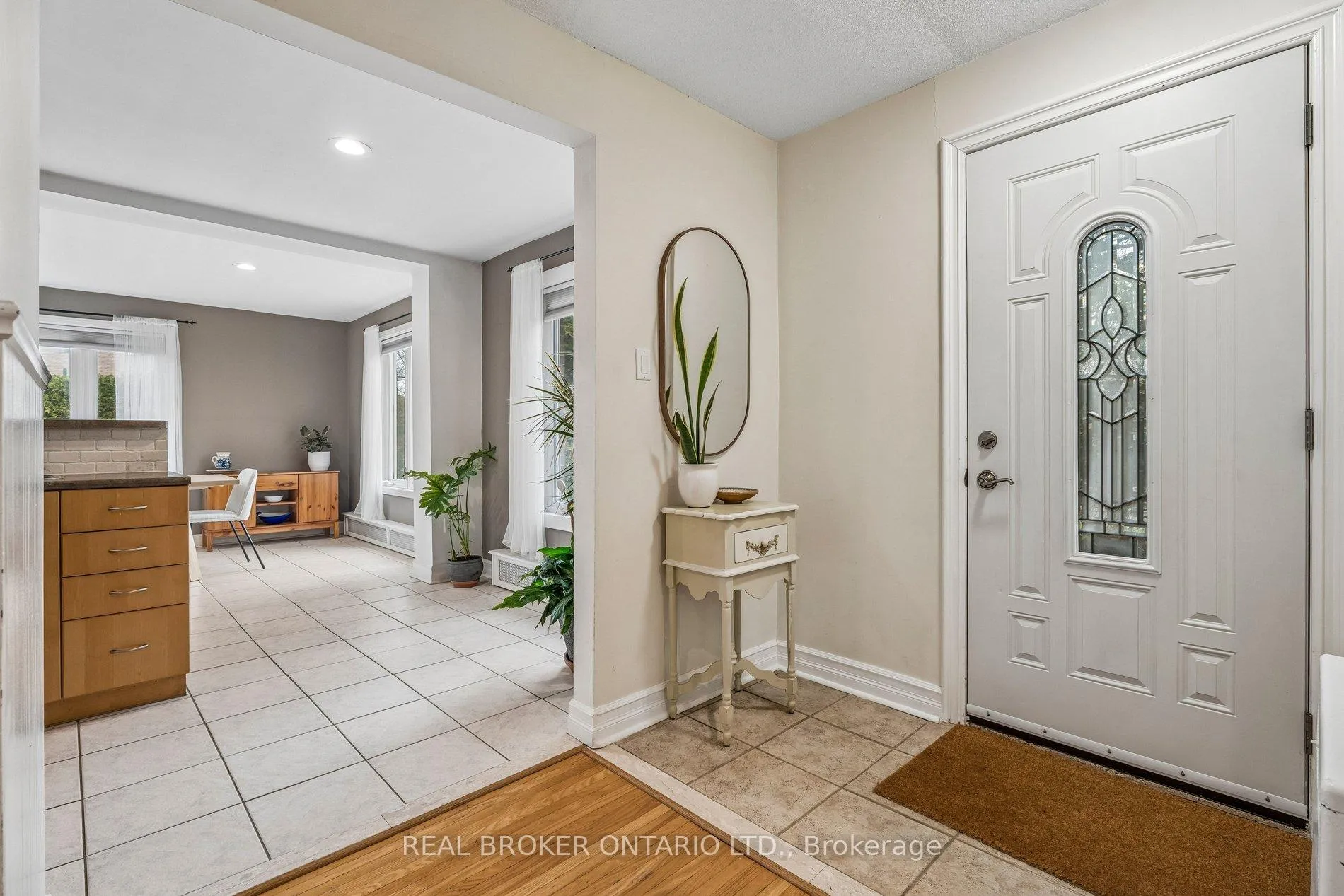 Photo 3 of 40 Seaton Drive, Aurora, Aurora Highlands — HOMEH
