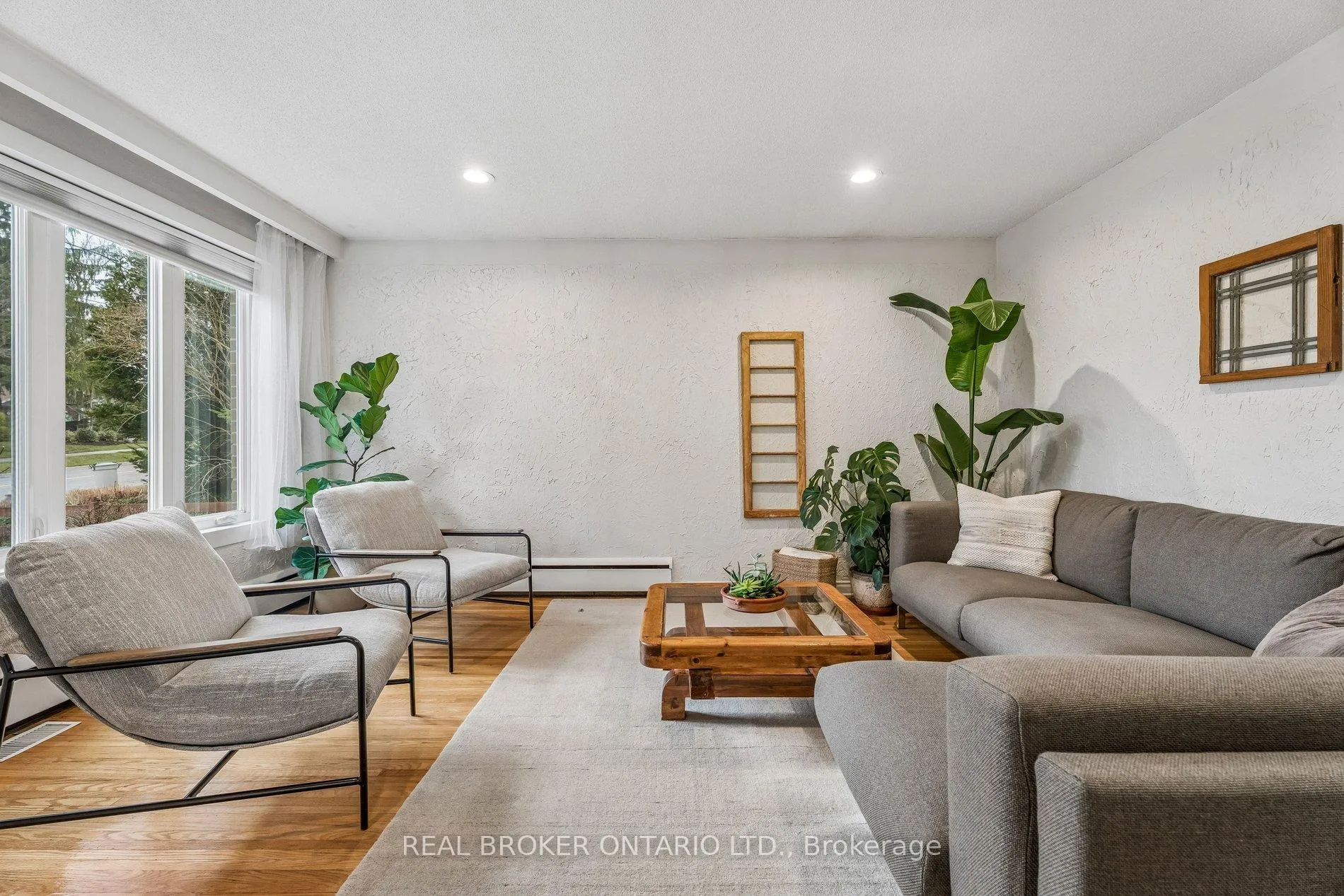Photo 5 of 40 Seaton Drive, Aurora, Aurora Highlands — HOMEH