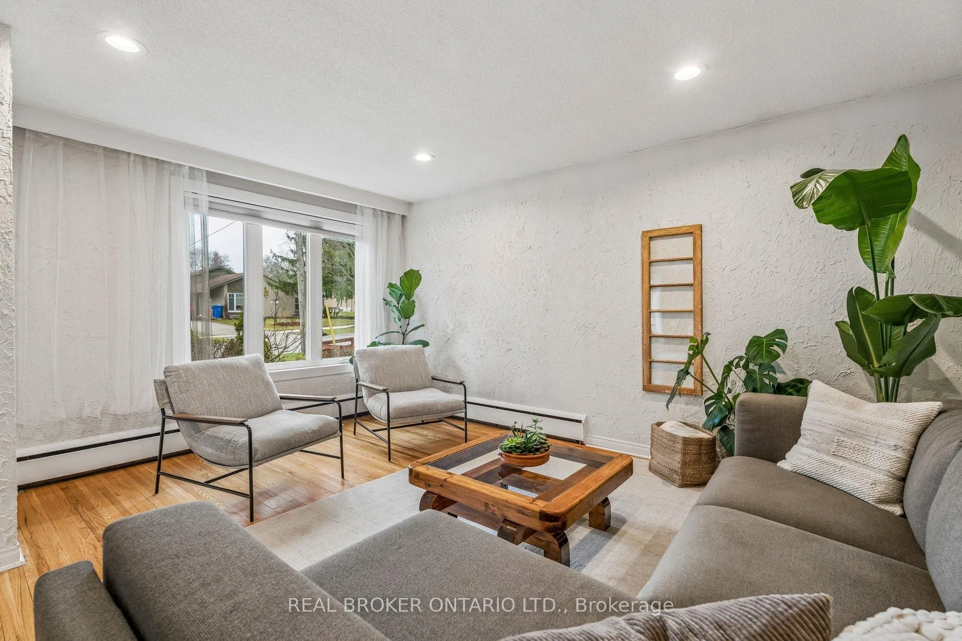 Photo 6 of 40 Seaton Drive, Aurora, Aurora Highlands — HOMEH