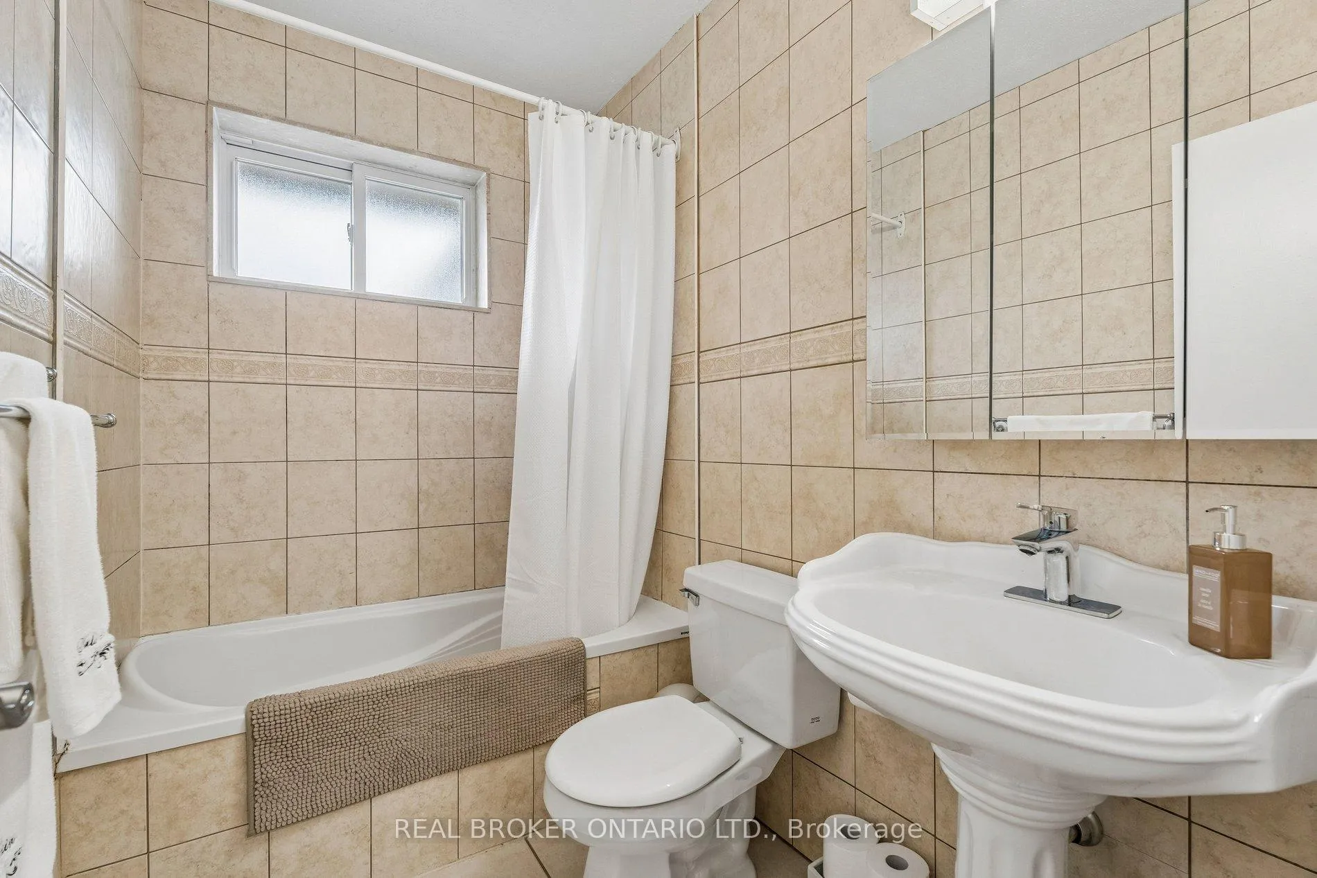 Photo 25 of 40 Seaton Drive, Aurora, Aurora Highlands — HOMEH