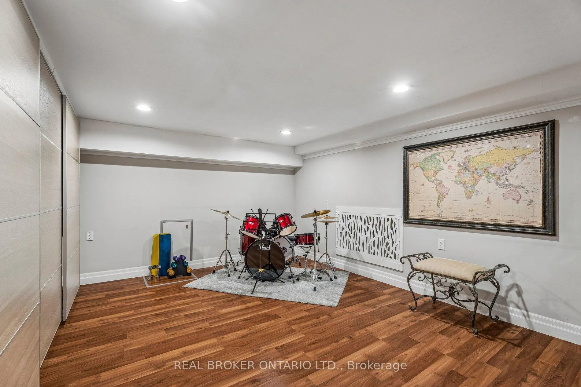 Photo 33 of 40 Seaton Drive, Aurora, Aurora Highlands — HOMEH