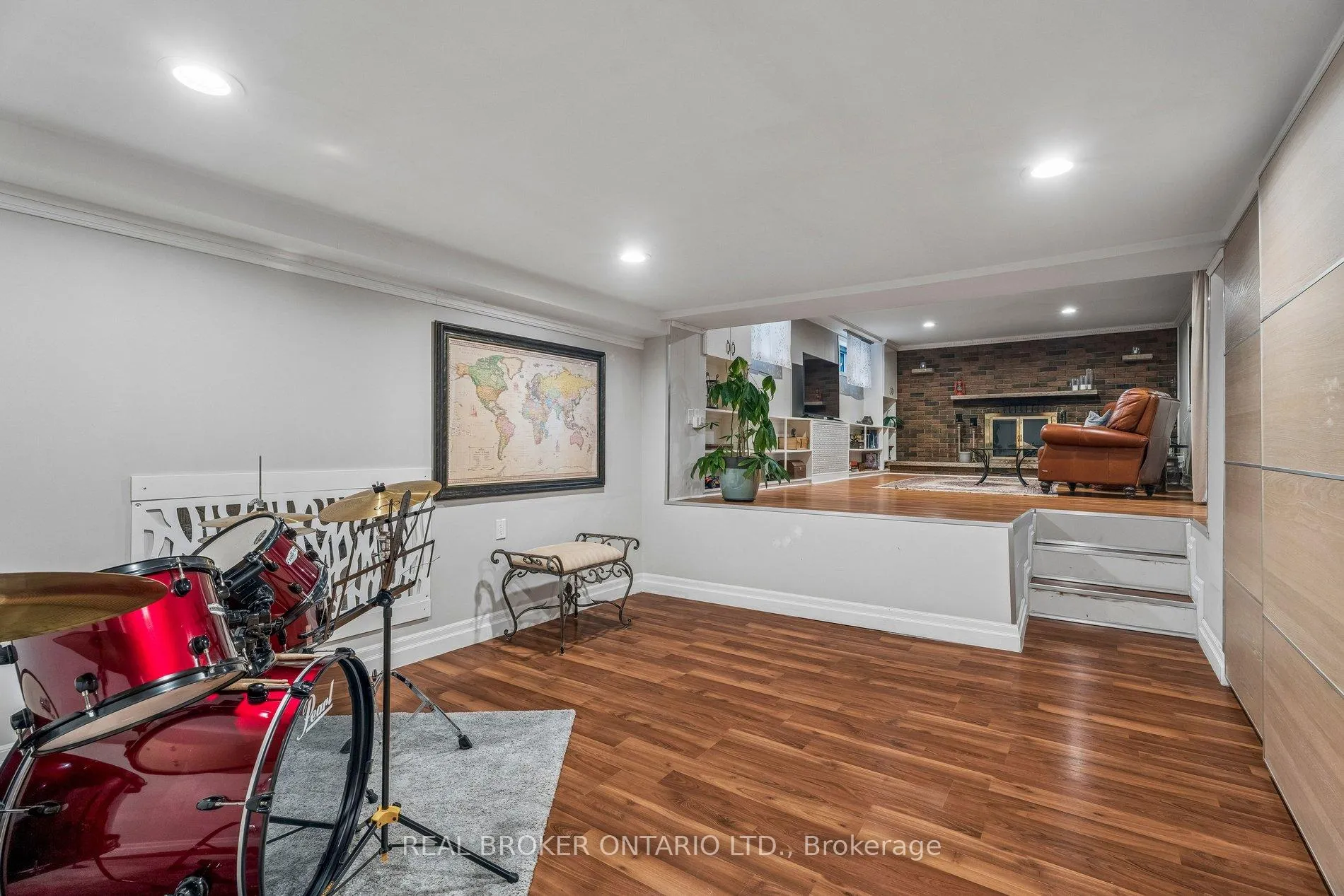 Photo 35 of 40 Seaton Drive, Aurora, Aurora Highlands — HOMEH
